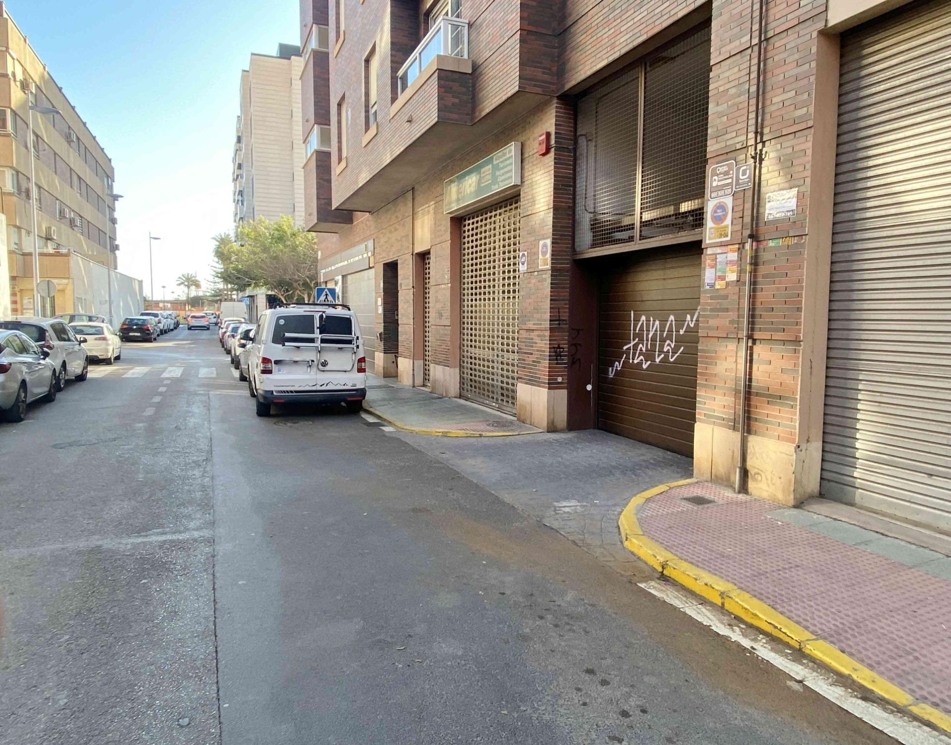 PLAZA DE GARAJE Y TRASTERO EN ZONA CÉNTRICA