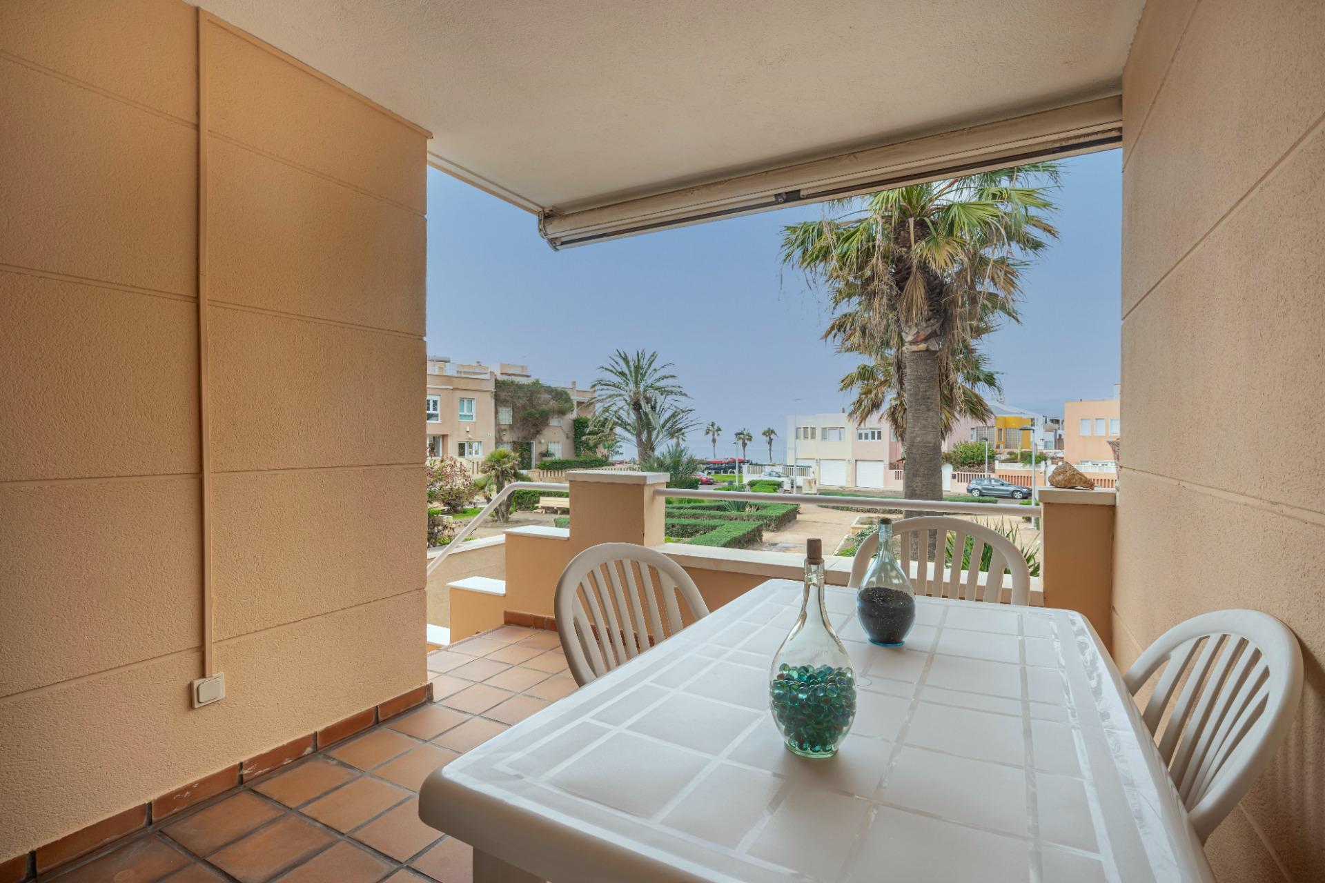 TRIPLEX ADOSADO + BUHARDILLA EN NUEVA ALMERIA CON VISTAS AL MAR Y SALIDA DIRECTA AL PARQUE