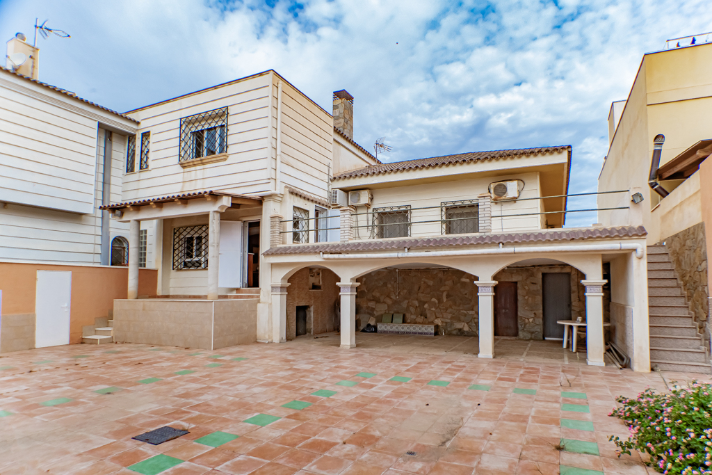 Casa-Chalet en Venta en Almería Almería