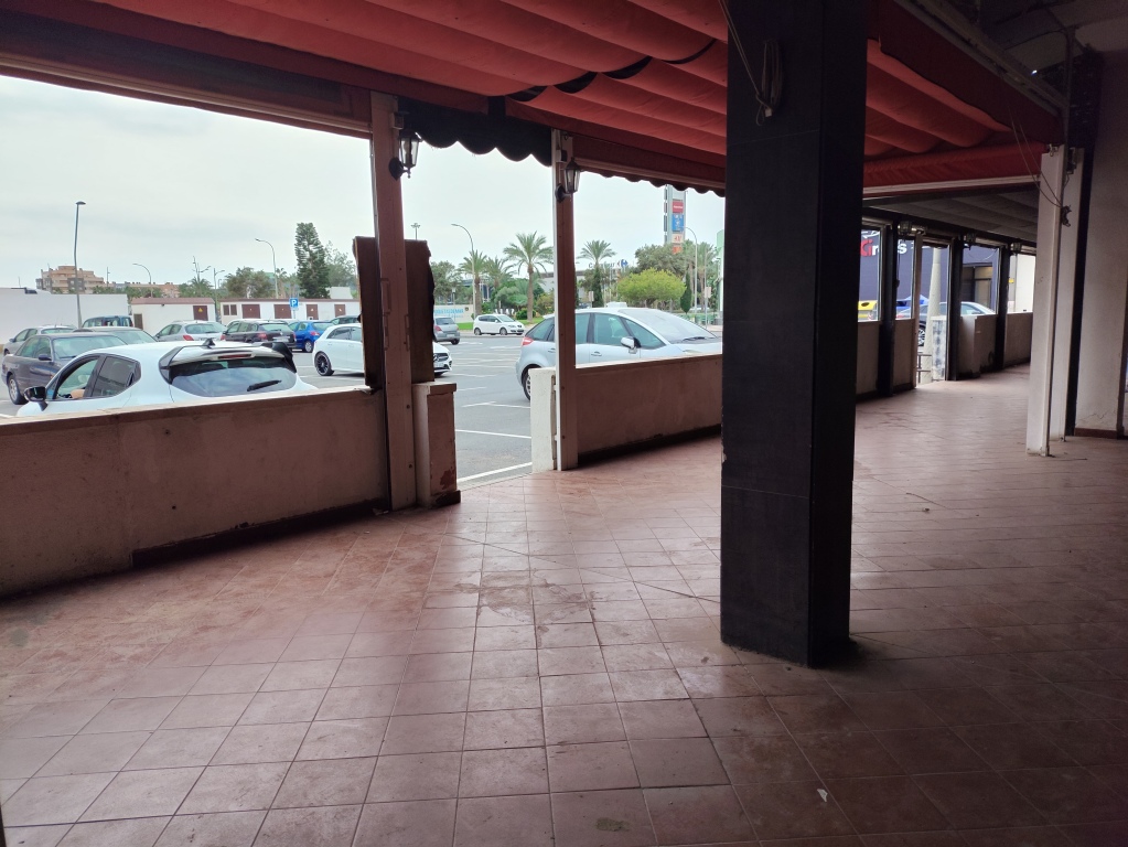 Local comercial en Venta en Roquetas De Mar Almería