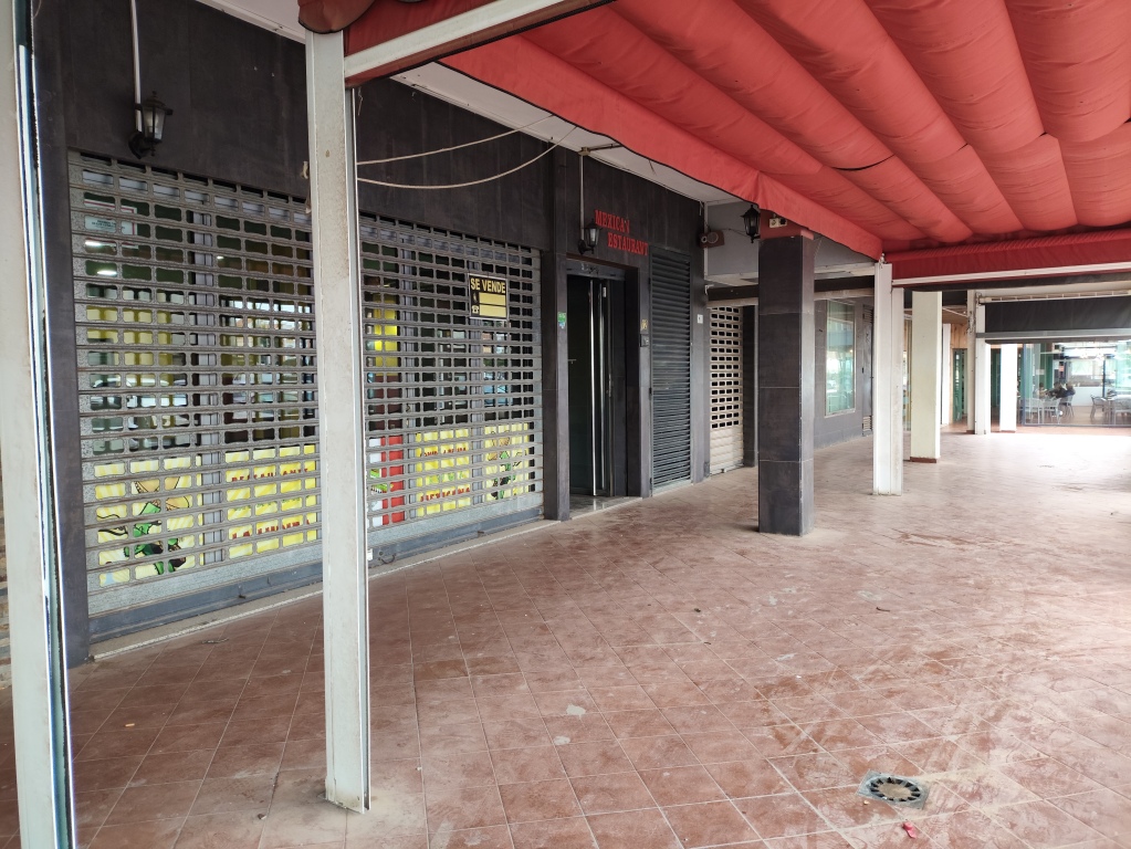 Local comercial en Venta en Roquetas De Mar Almería