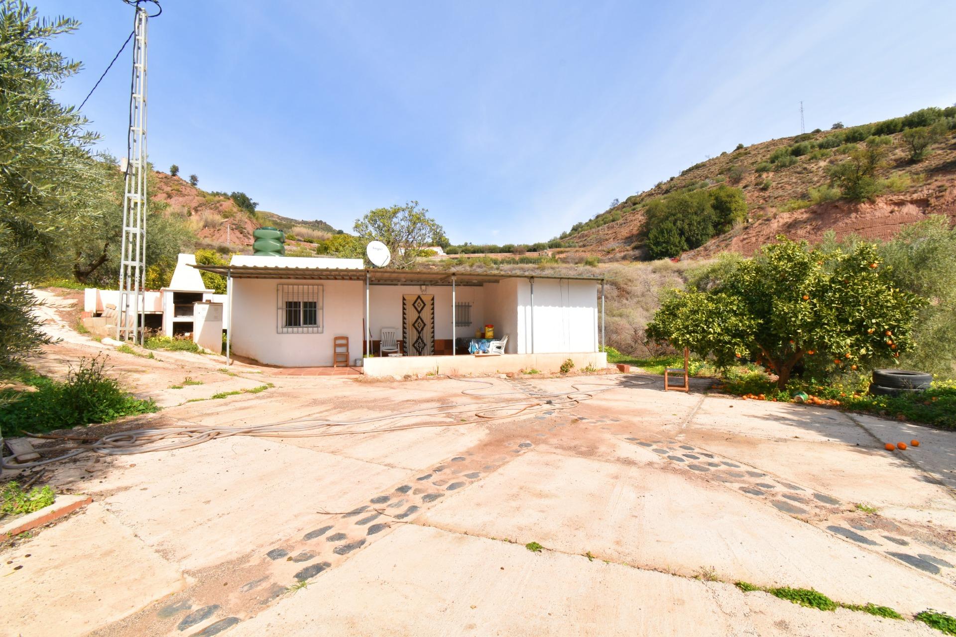 Terreno con construcción en Canjayar