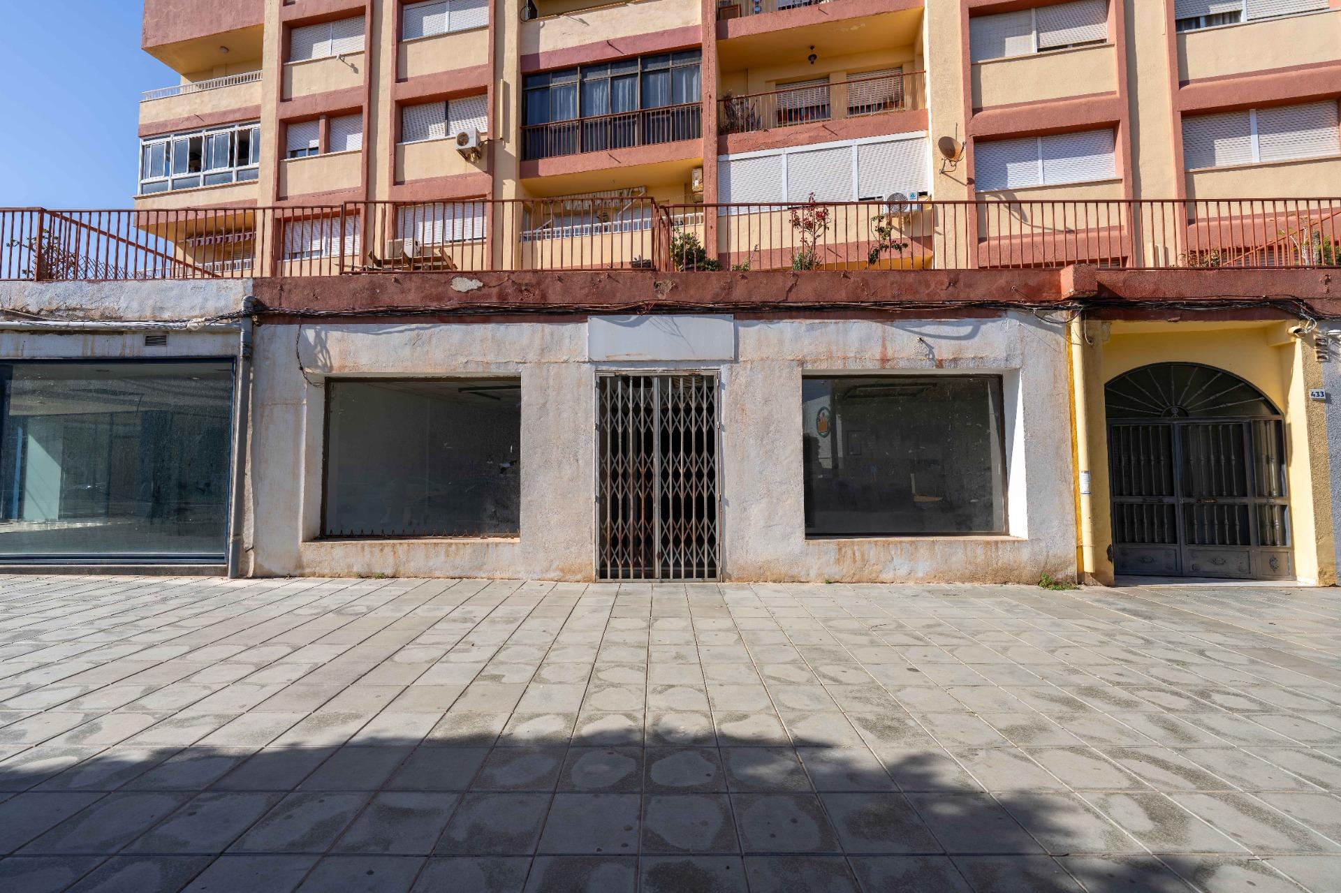 Oportunidad local comercial en Avenida Bulevar de El Ejido