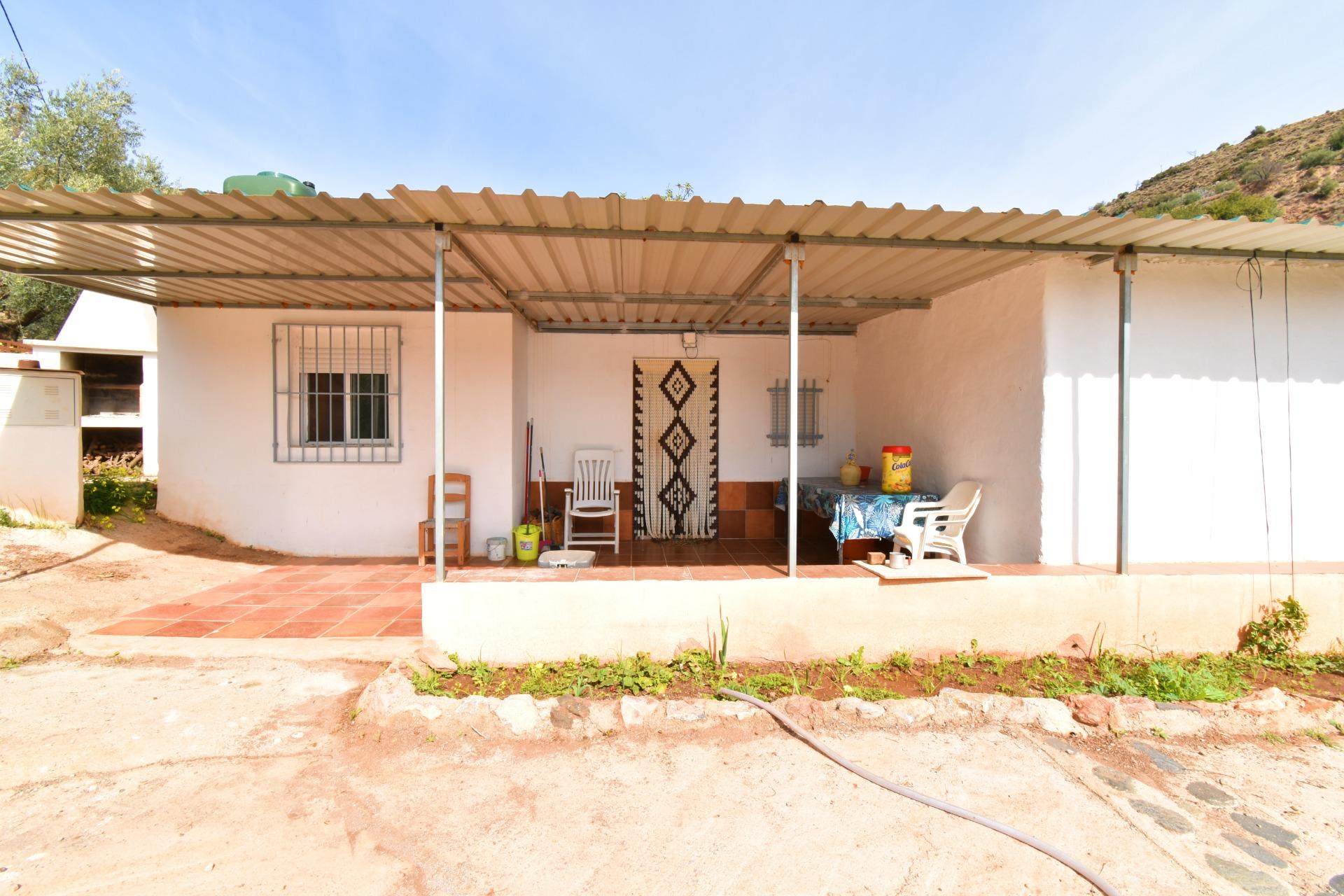 Terreno con construcción en Canjayar