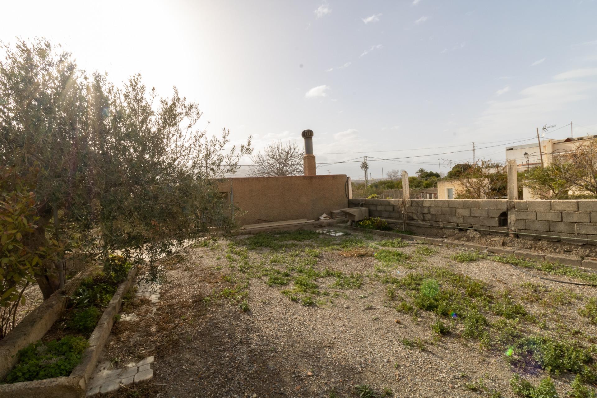 ESTUPENDO TERRENO CON CASA EN PECHINA