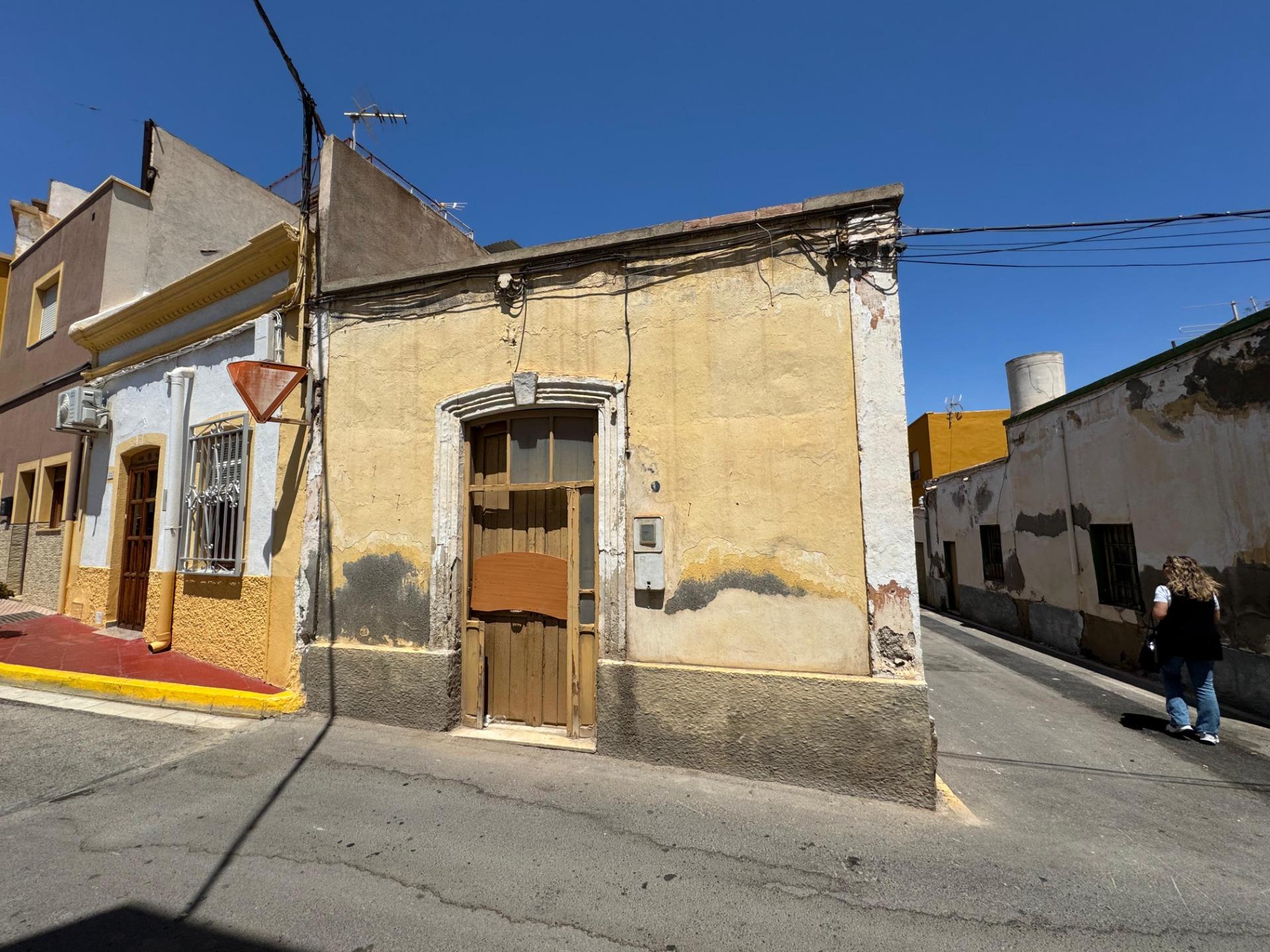 CASA EN BENAHADUX
