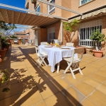 Piso con 60 m² de terraza para disfrutar del sol de Almería