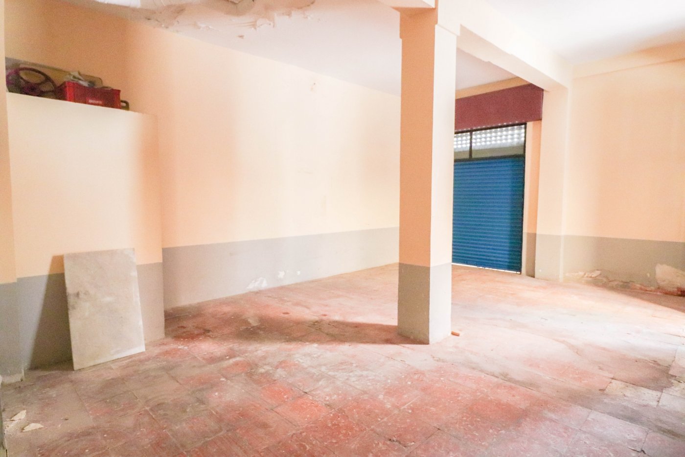 Local comercial en zona Santa Isabel