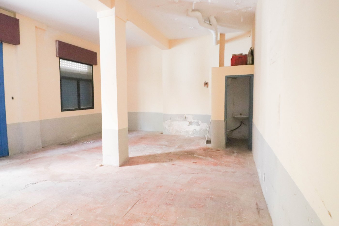 Local comercial en zona Santa Isabel