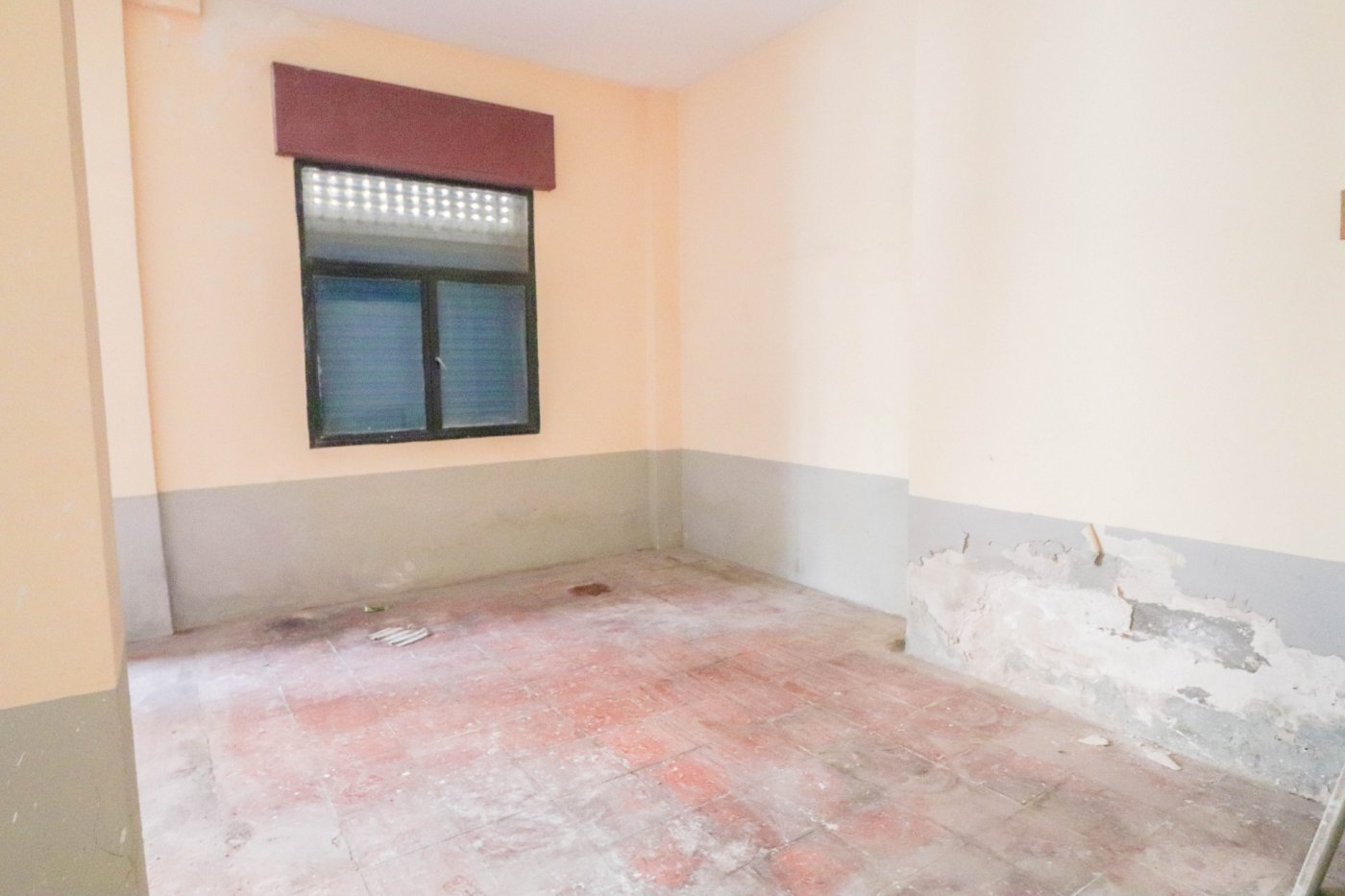 Local comercial en zona Santa Isabel