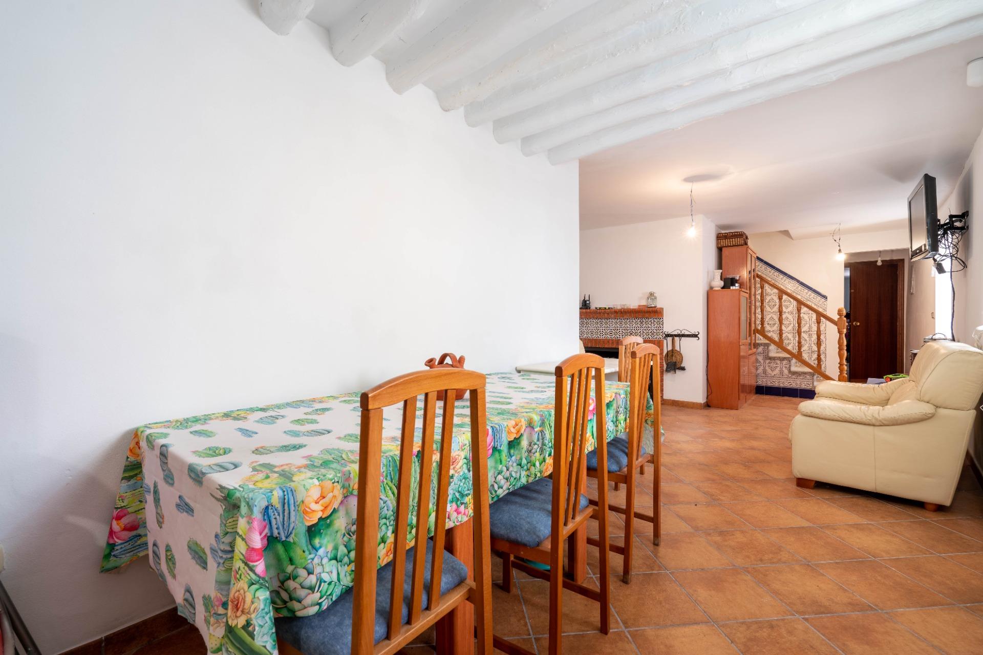 AMPLIA PROPIEDAD EN ABRUCENA – ESPACIO Y CONFORT PARA TU FAMILIA