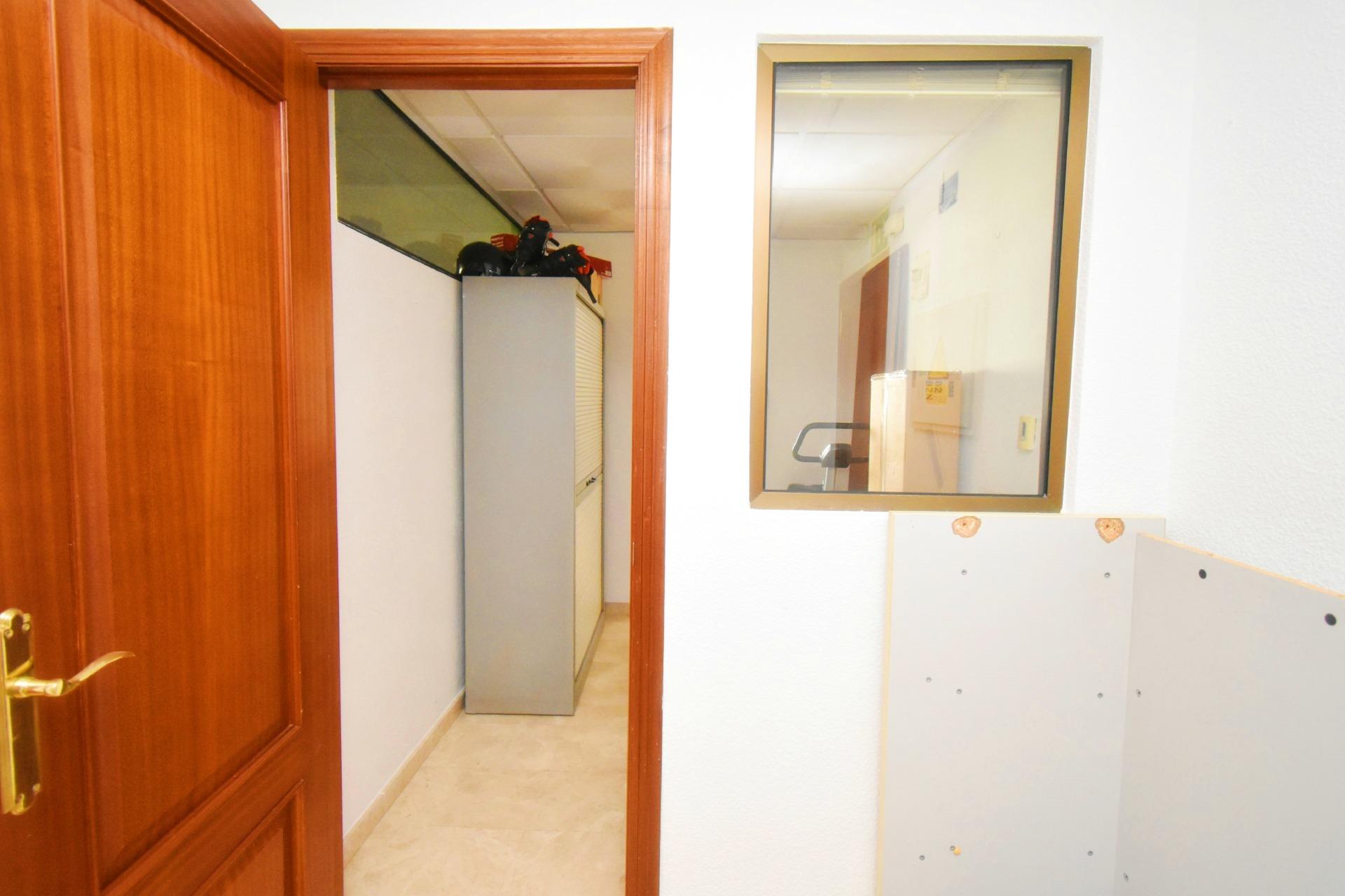 Se vende oficina con 222 metros en la plaza mayor de el ejido!