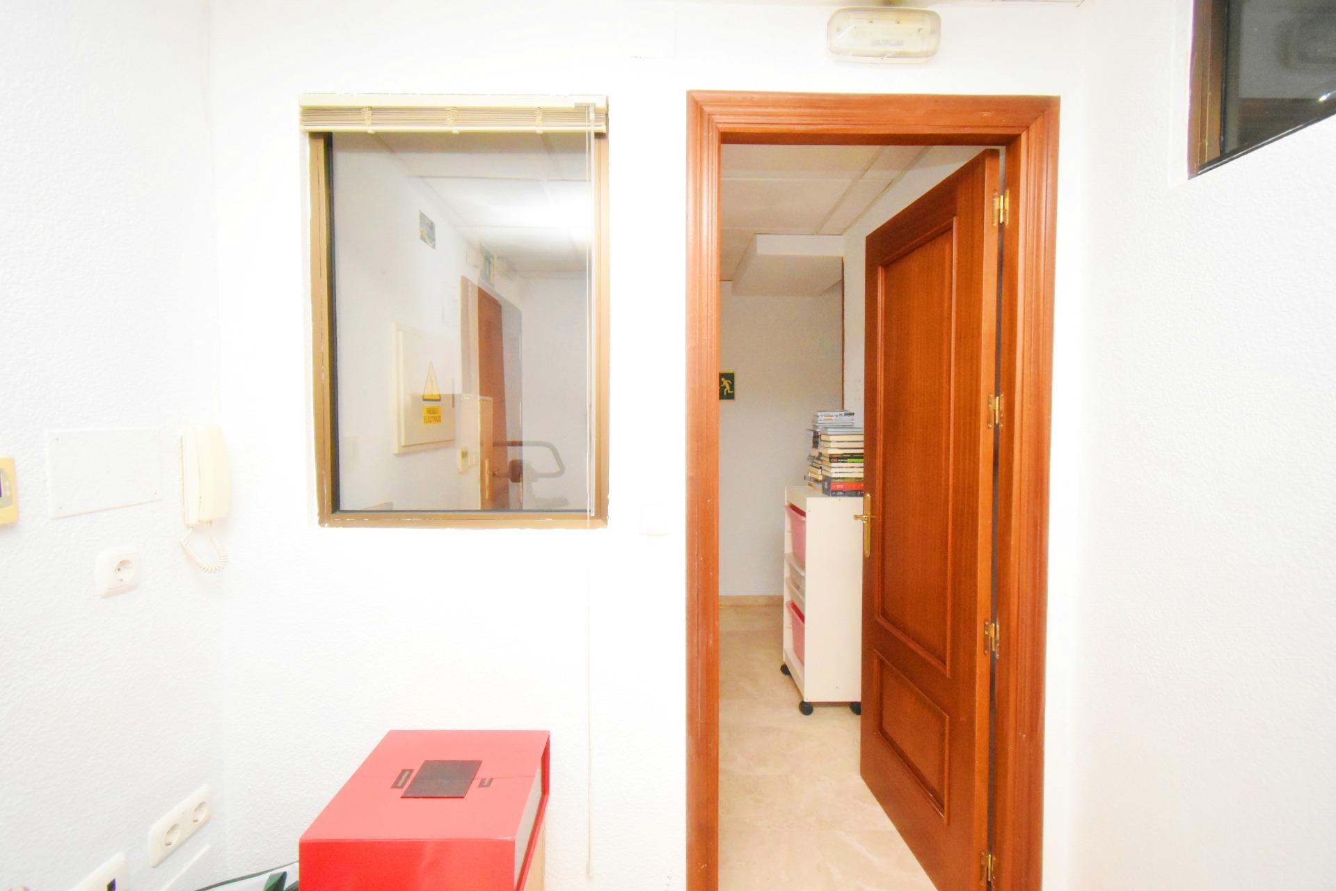 Se vende oficina con 222 metros en la plaza mayor de el ejido!