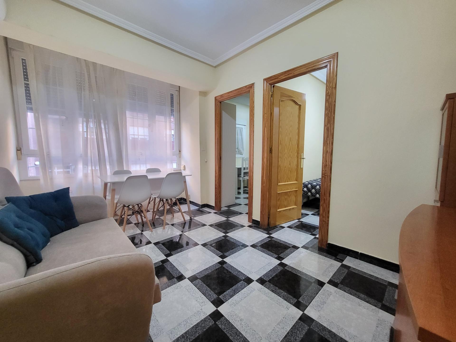 PISO PARA ESTUDIANTES/PROFESORES EN ZONA AV.SIERRA ALHAMILLA
