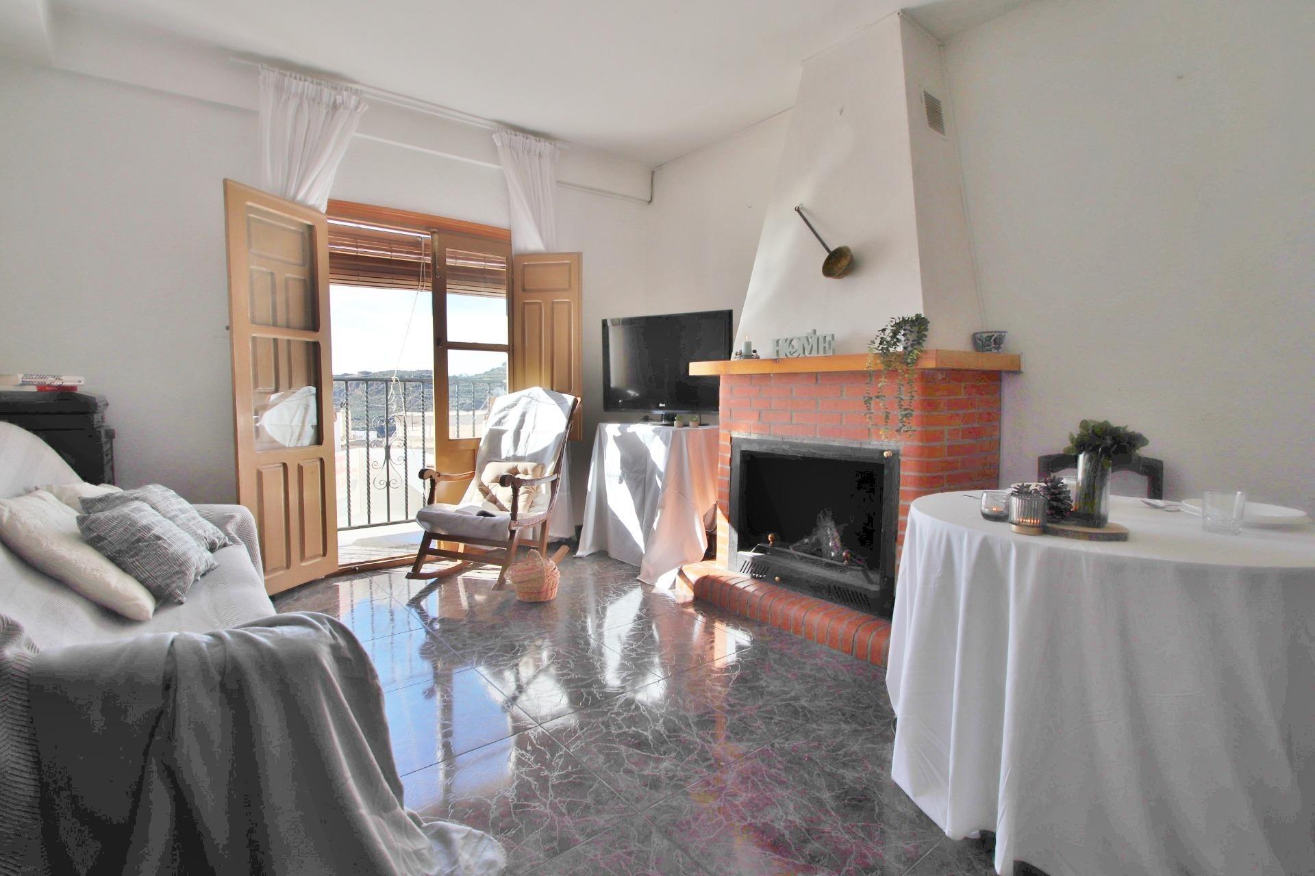 Venta de casa en el centro de  Laroles