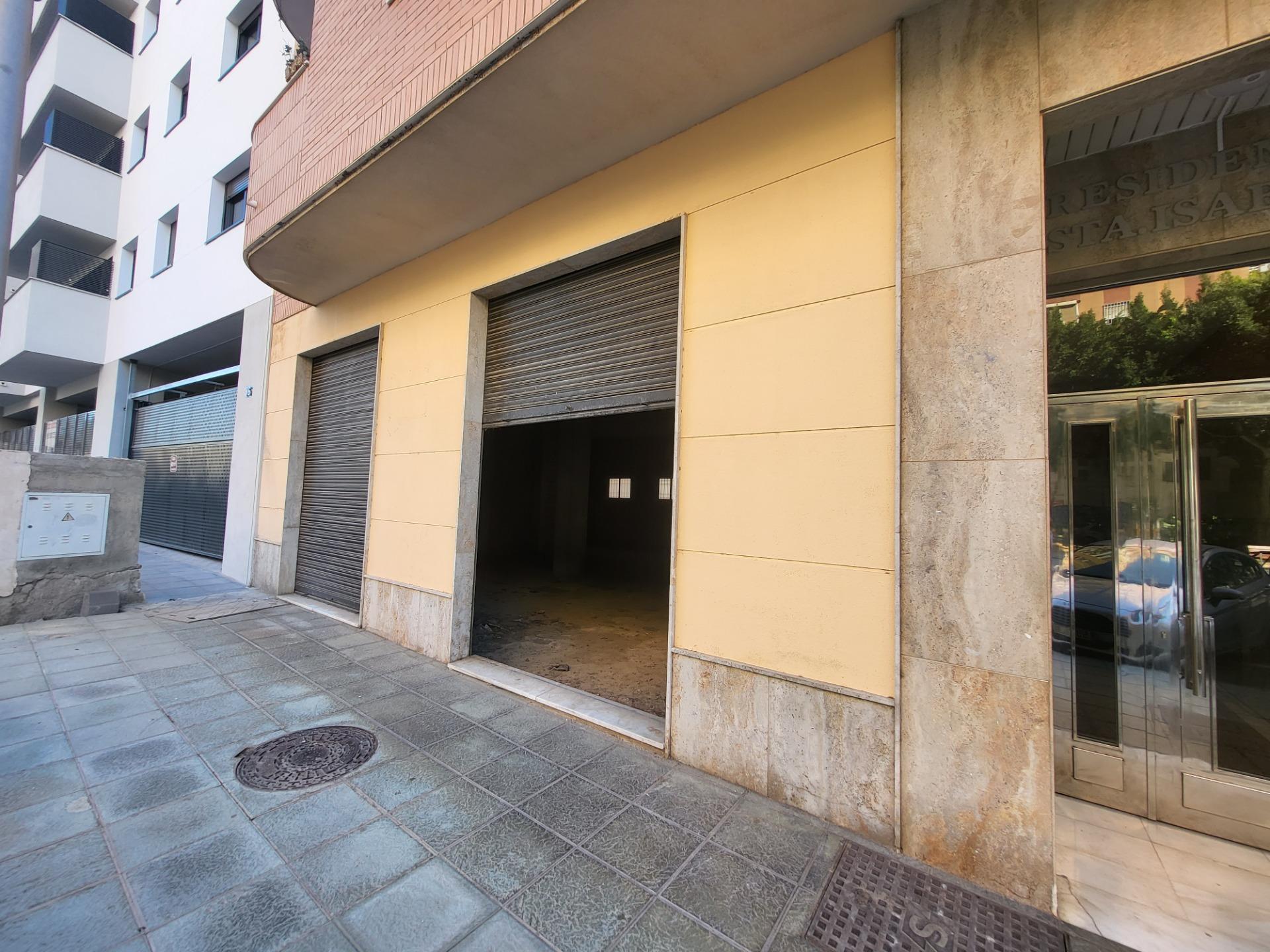 SE ALQUILA LOCAL COMERCIAL EN RAMBLA AMATISTEROS