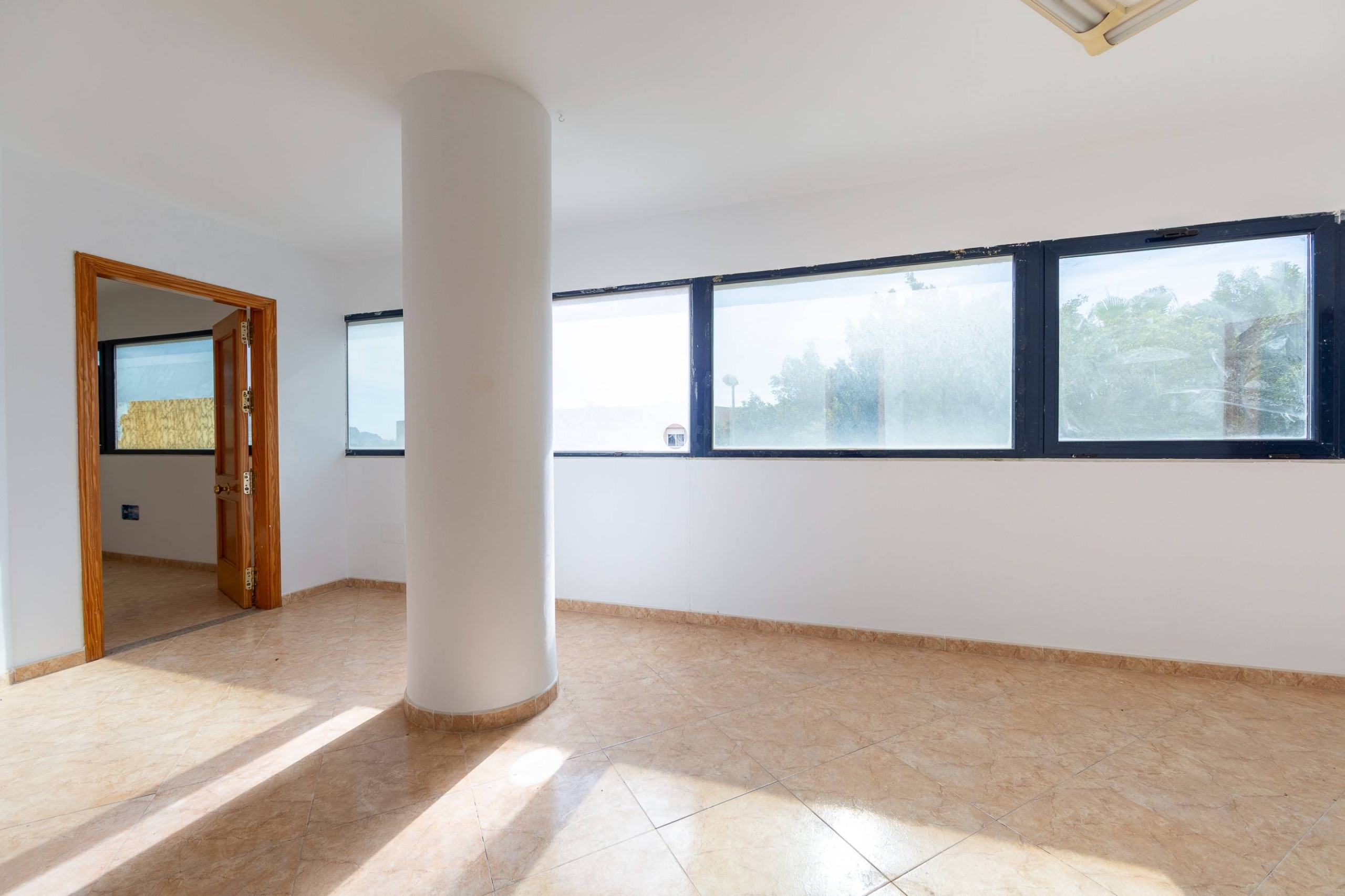 ¡EMPRENDE CON ÉXITO EN ESTAS OFICINAS EN LA GANGOSA!