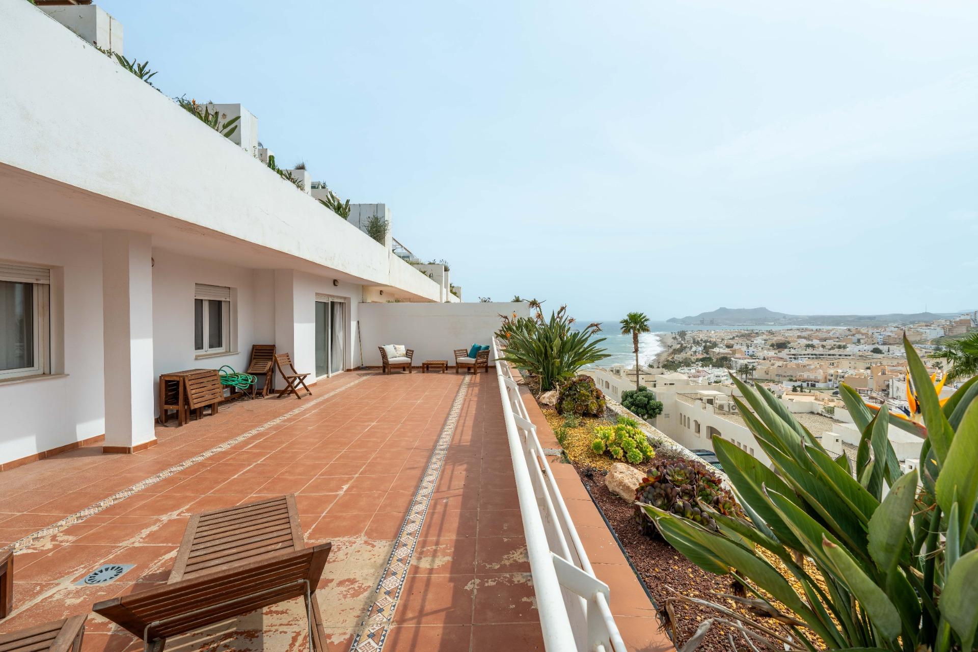 APARTAMENTO A ESTRENAR CON VISTAS AL MAR