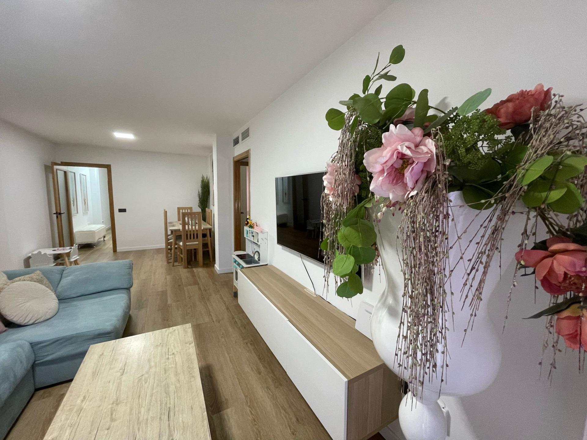 Espectacular piso de tres habitaciones en Roquetas de Mar