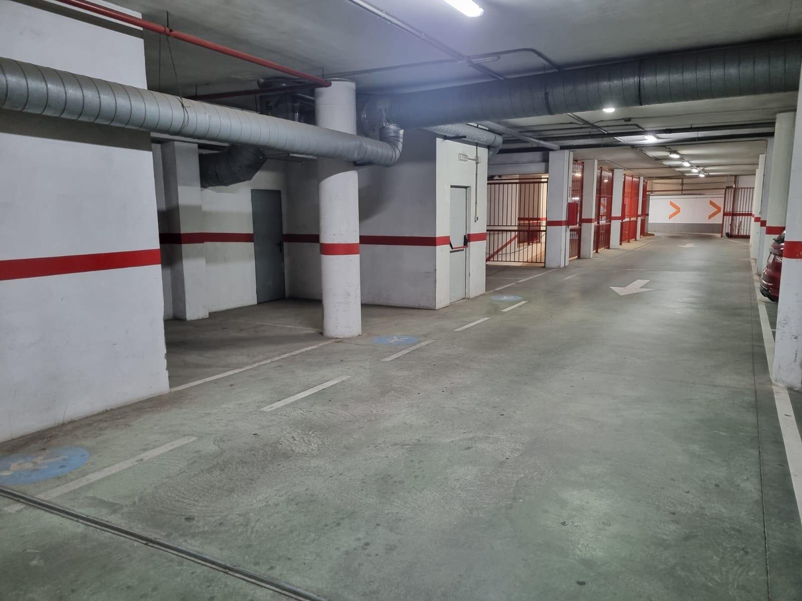 Se vende 1 o 2 plazas de garaje para motos !