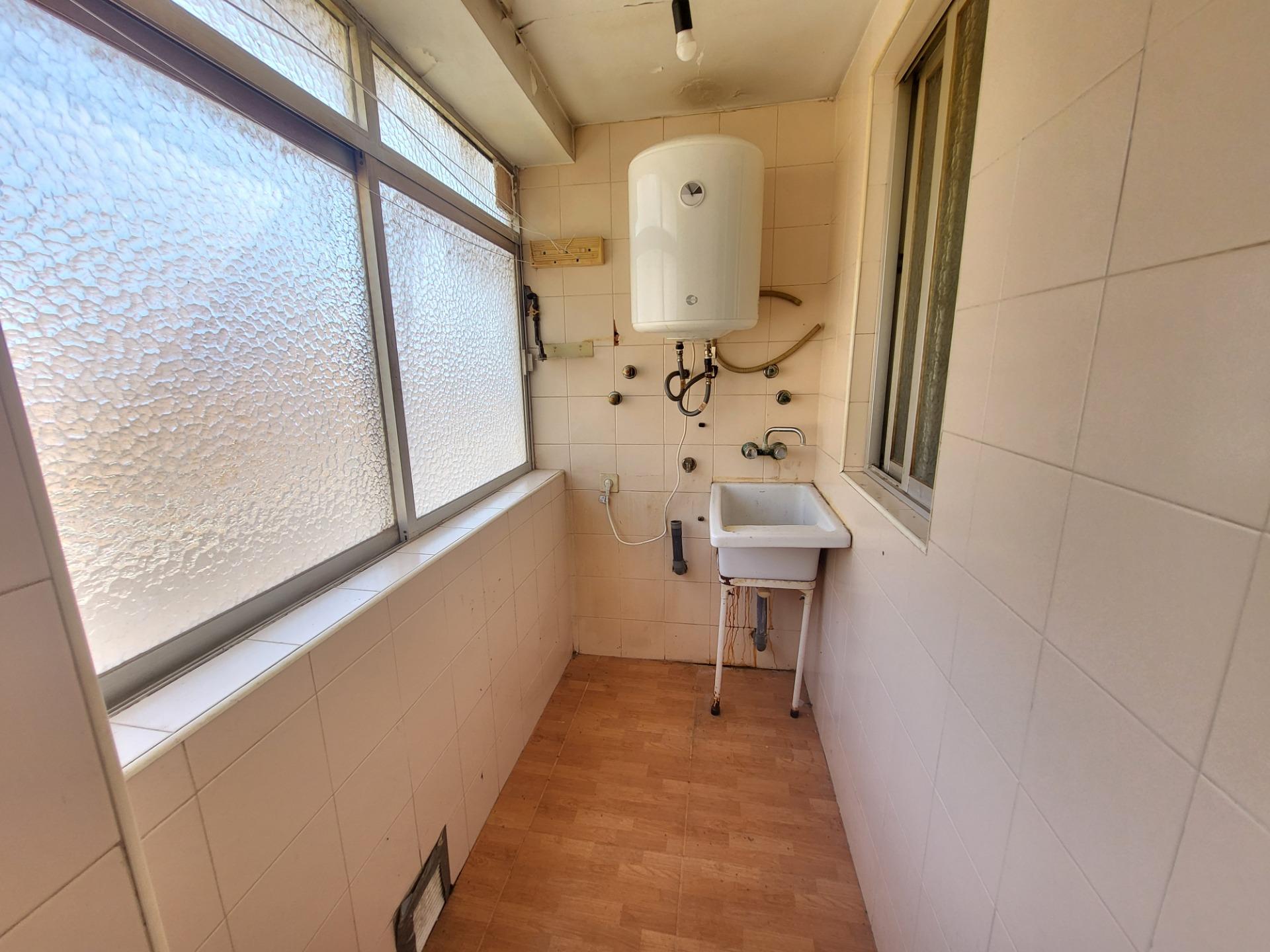 SE VENDE PISO DE 3 HABITACIONES EN ZONA  TAGARETE