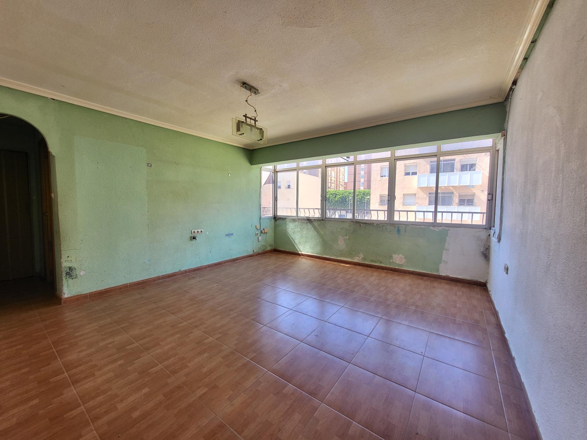 SE VENDE PISO DE 3 HABITACIONES EN ZONA  TAGARETE