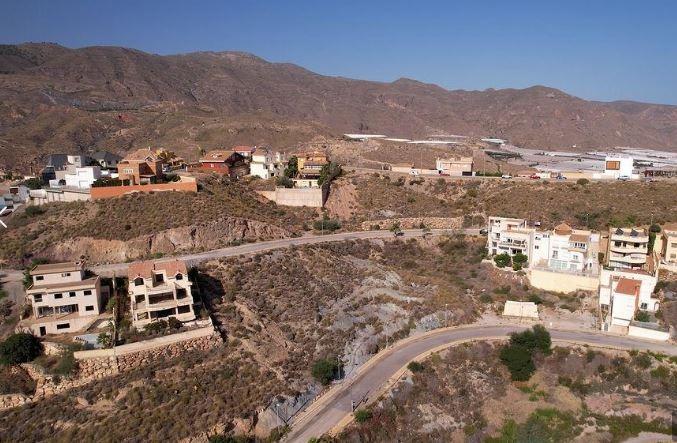 CONSTRUYE LA CASA DE TUS SUEÑOS EN UN ENTORNO IDÍLICO!!
