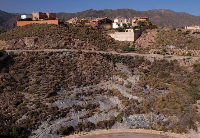 CONSTRUYE LA CASA DE TUS SUEÑOS EN UN ENTORNO IDÍLICO!!