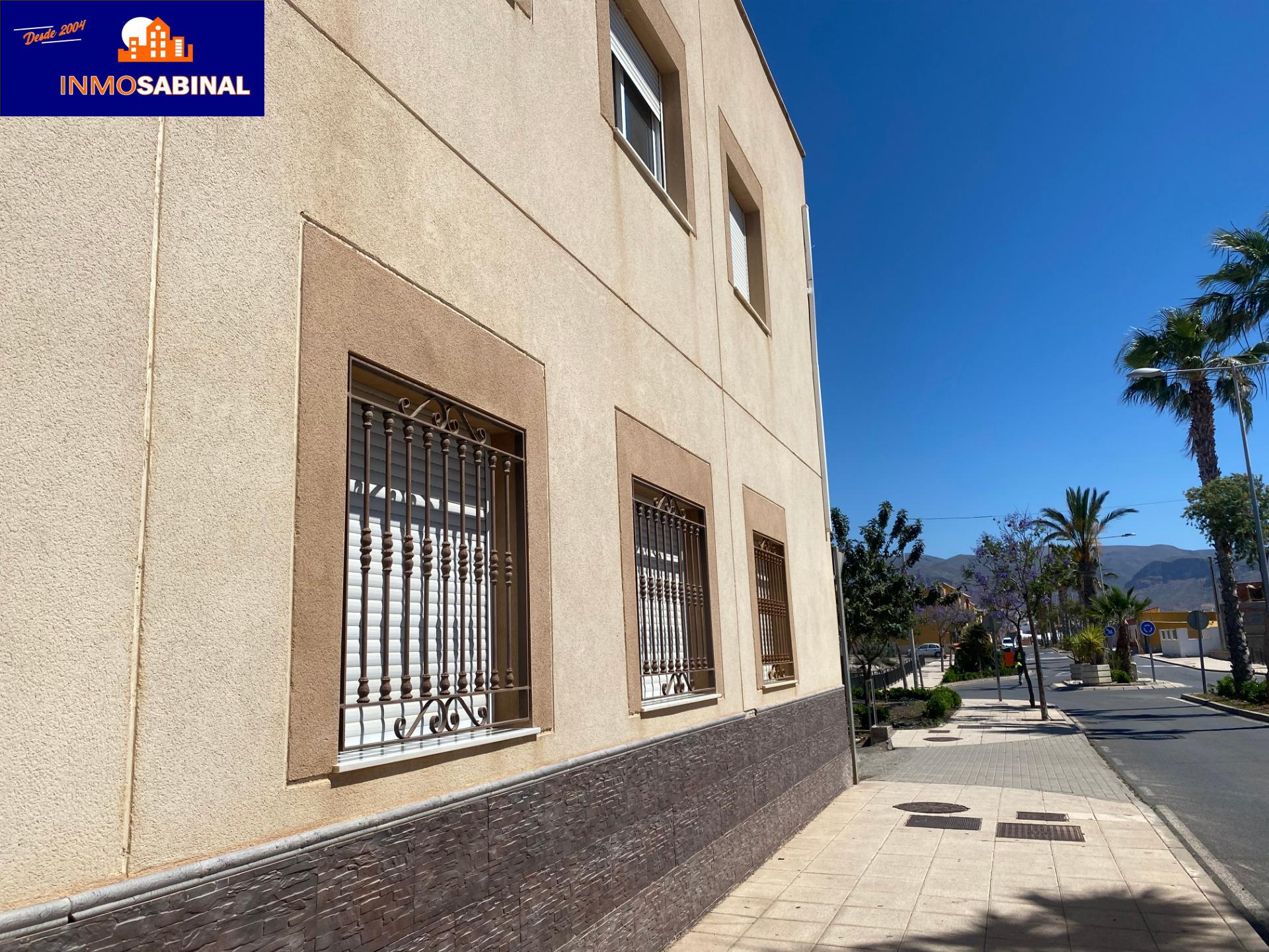 PISO DE 3 DORMITORIOS Y 2 BAÑOS EN BULEVAR DE BARRIO ARCHILLA!!