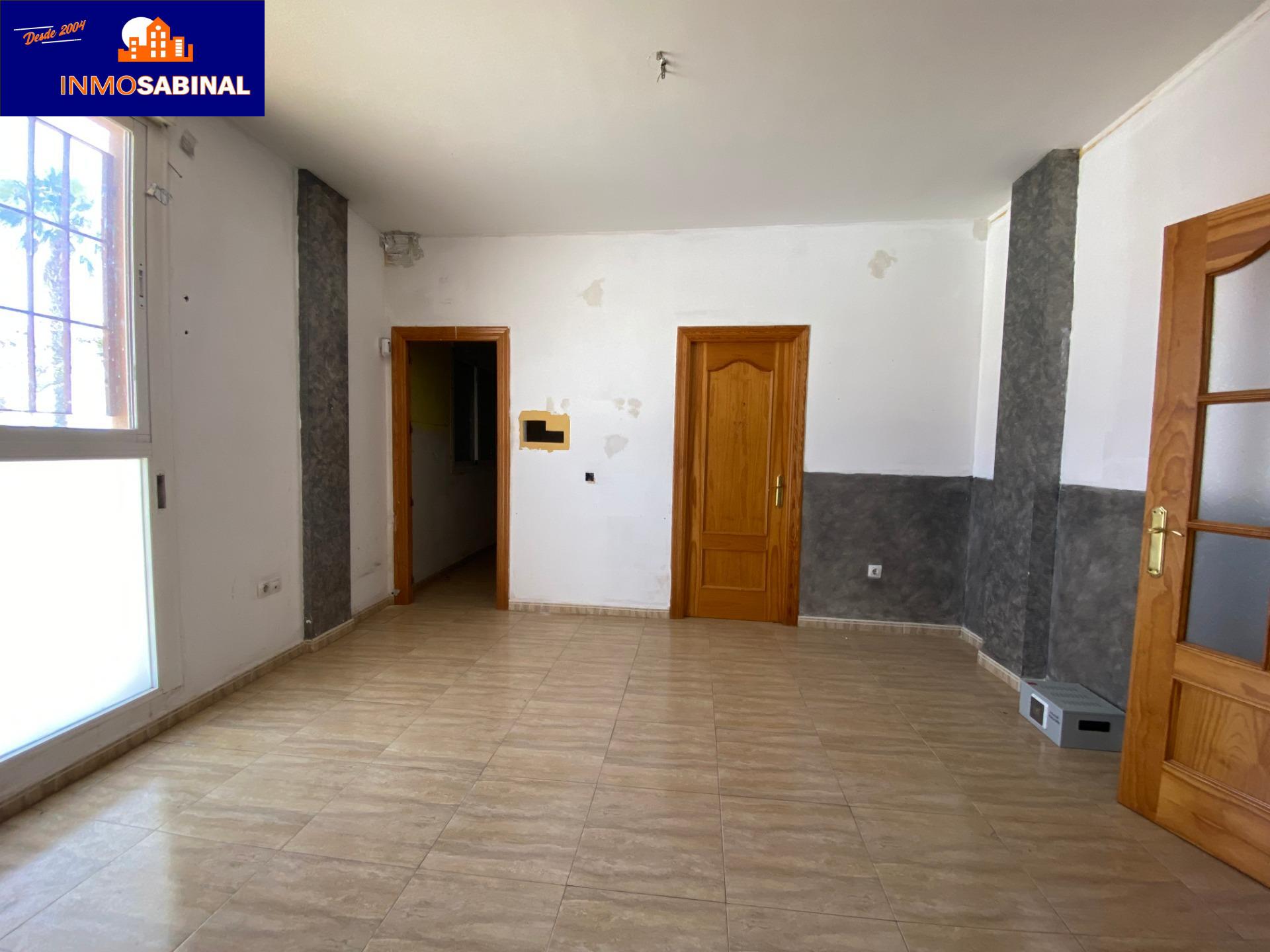PISO DE 3 DORMITORIOS Y 2 BAÑOS EN BULEVAR DE BARRIO ARCHILLA!!