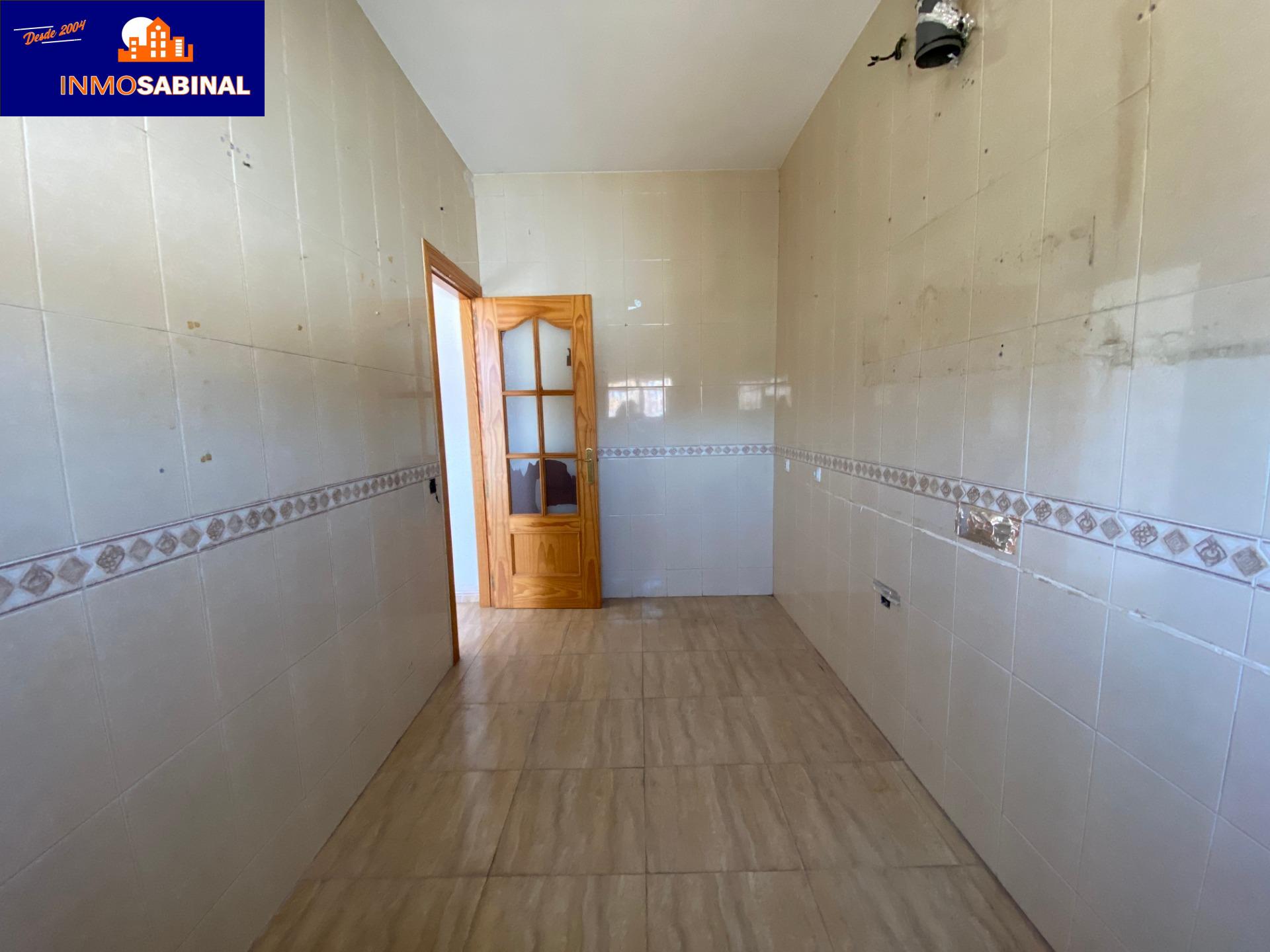 PISO DE 3 DORMITORIOS Y 2 BAÑOS EN BULEVAR DE BARRIO ARCHILLA!!