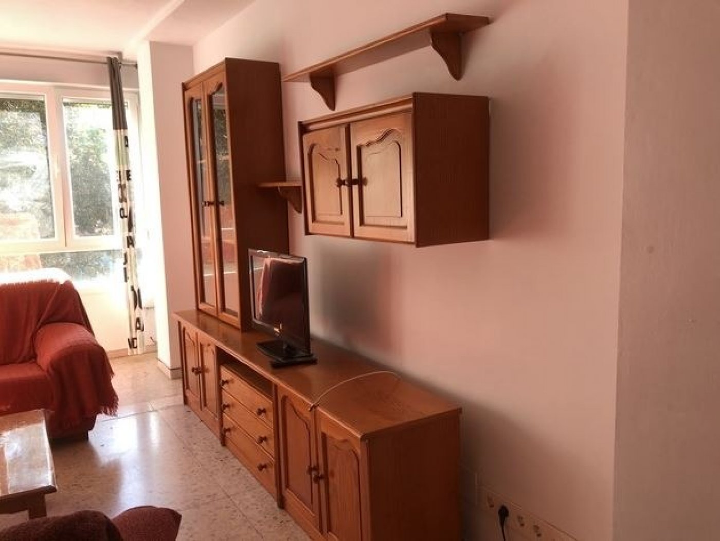 SE ALQUILA PISO DE CUATRO HABITACIONES PARA ESTUDIANTES
