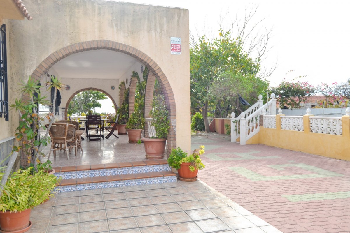 Venta casa con terreno zona Hospital Virgen del Mar