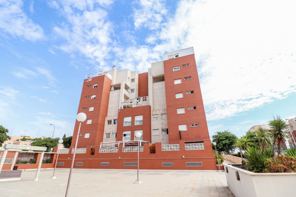 ESTUPENDO PISO PARA ESTUDIANTES