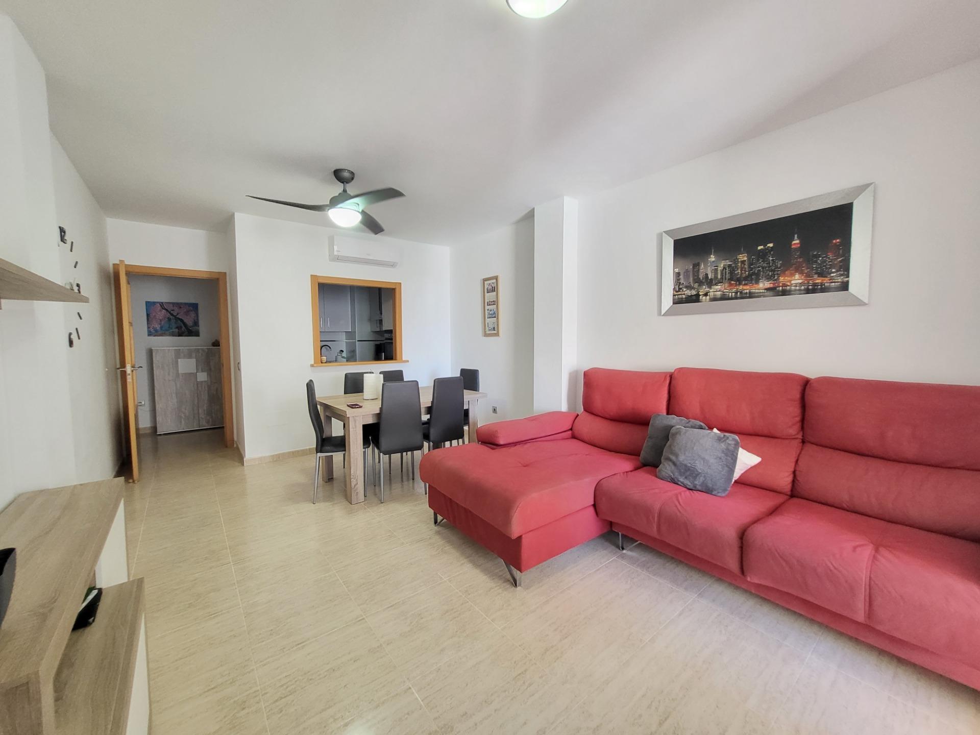 SE ALQUILA PISO  DE 2 HABITACIONES EN ZONA TOYO