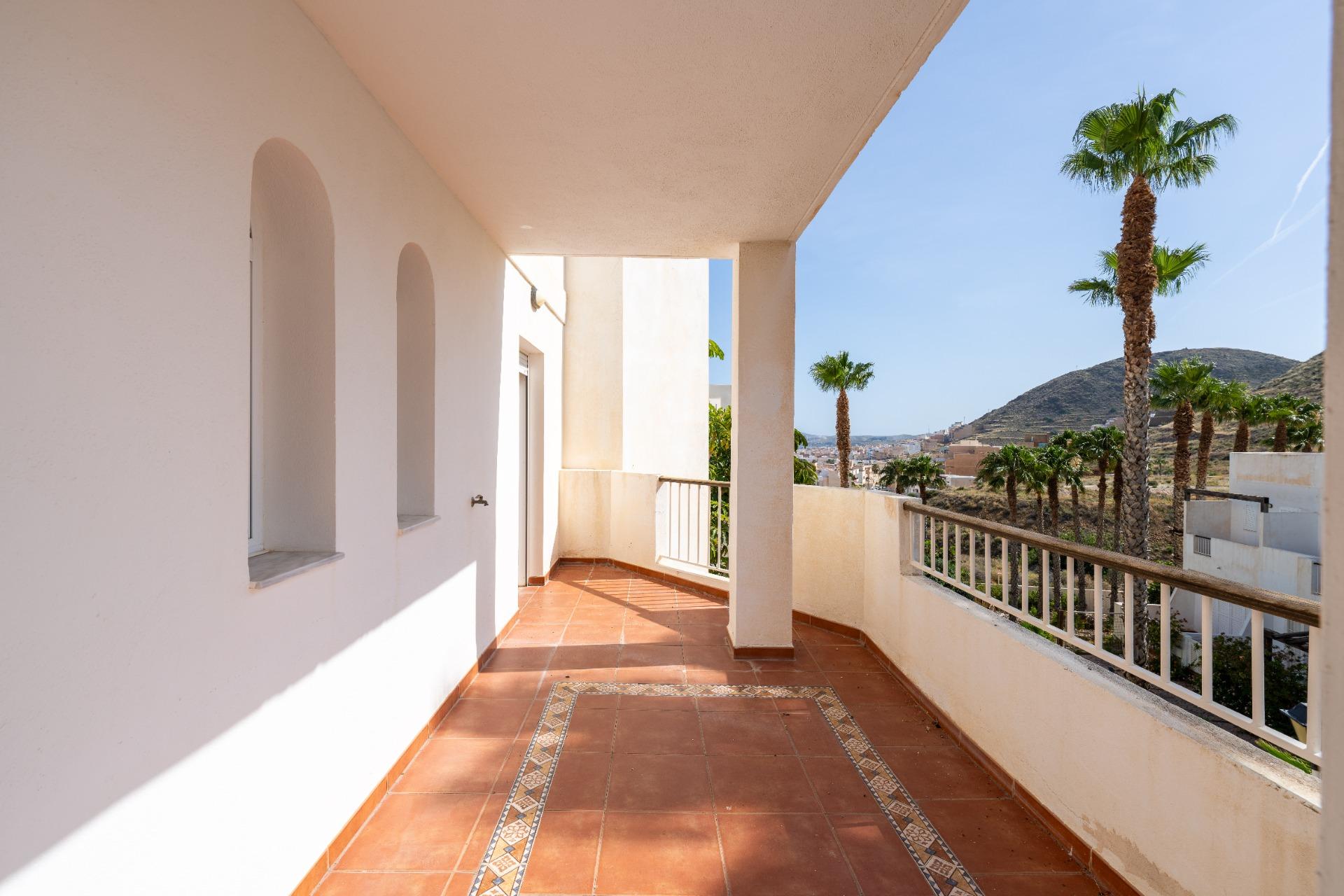 Apartamento en planta baja muy luminoso con vistas  y excelente accesibilidad