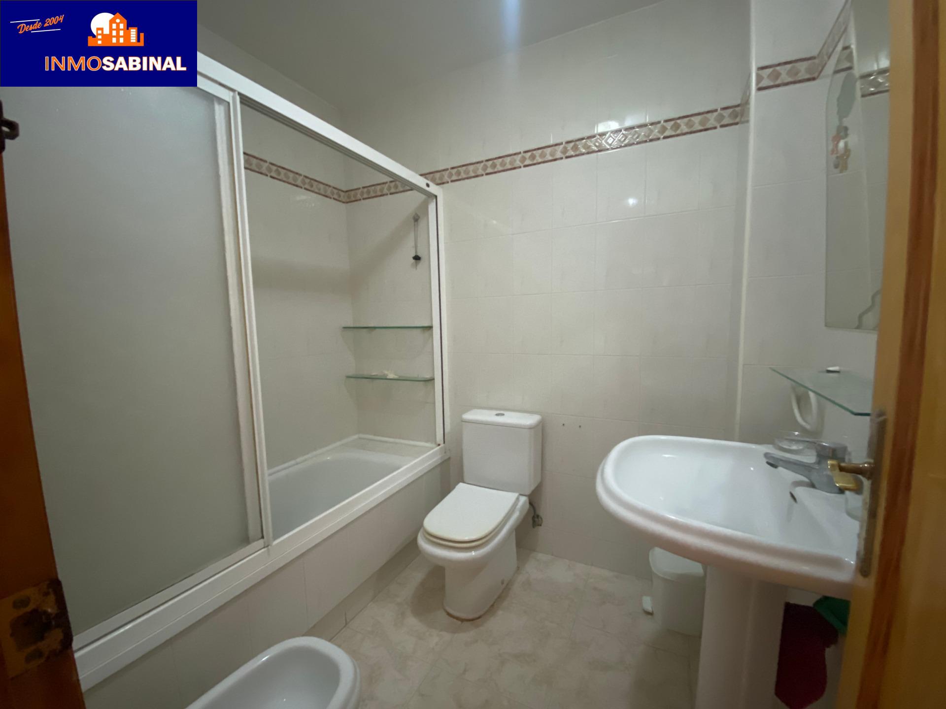 PISO DE 2 DORMITORIOS Y 1 BAÑO MUY BIEN UBICADO!! CERCA DE LA PLAYA Y EN PLENA AVENIDA JUAN CARLOS I