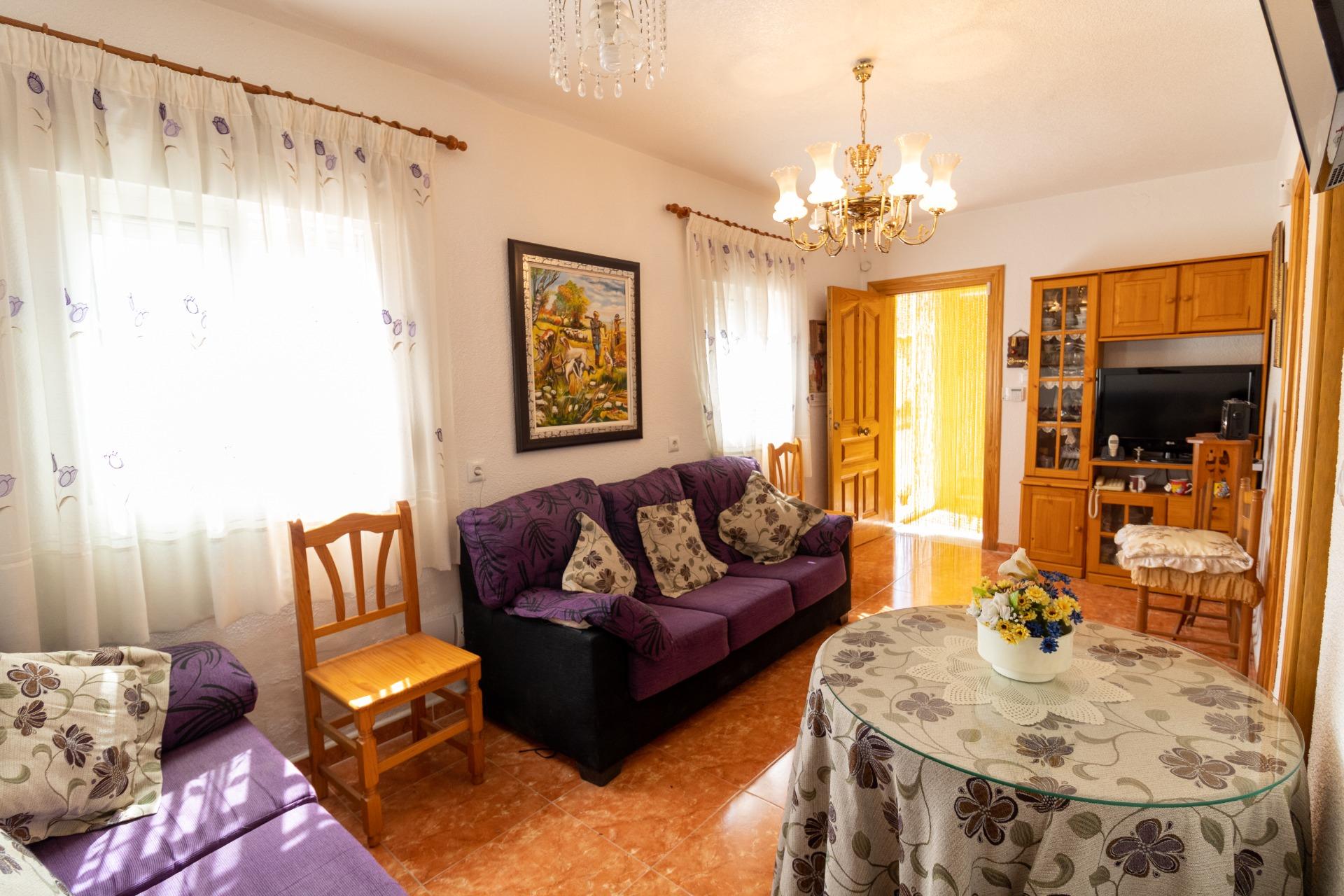 VIVIENDA EN BENAHADUX