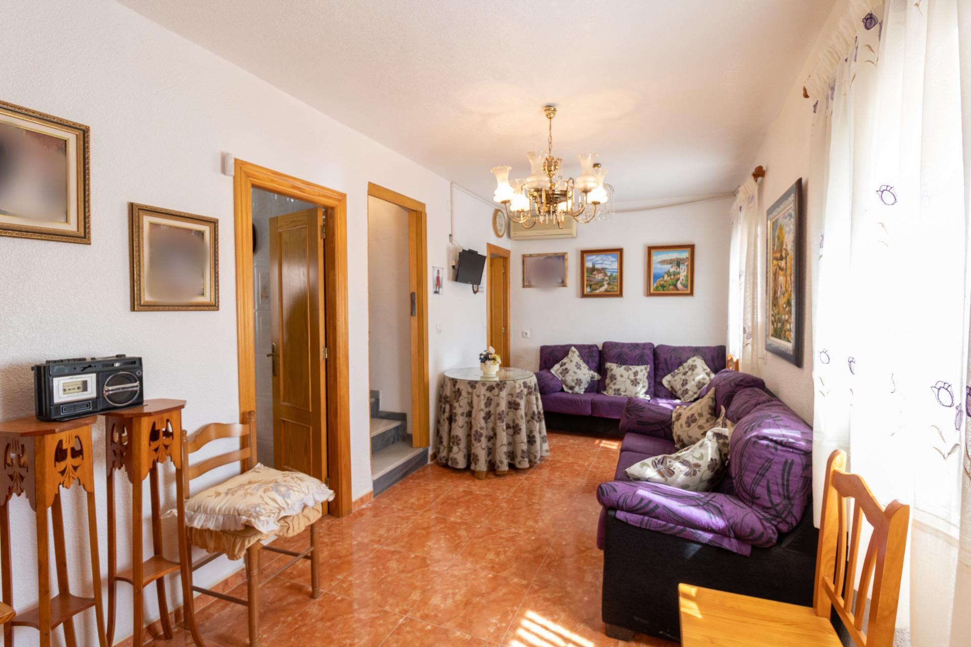 VIVIENDA EN BENAHADUX