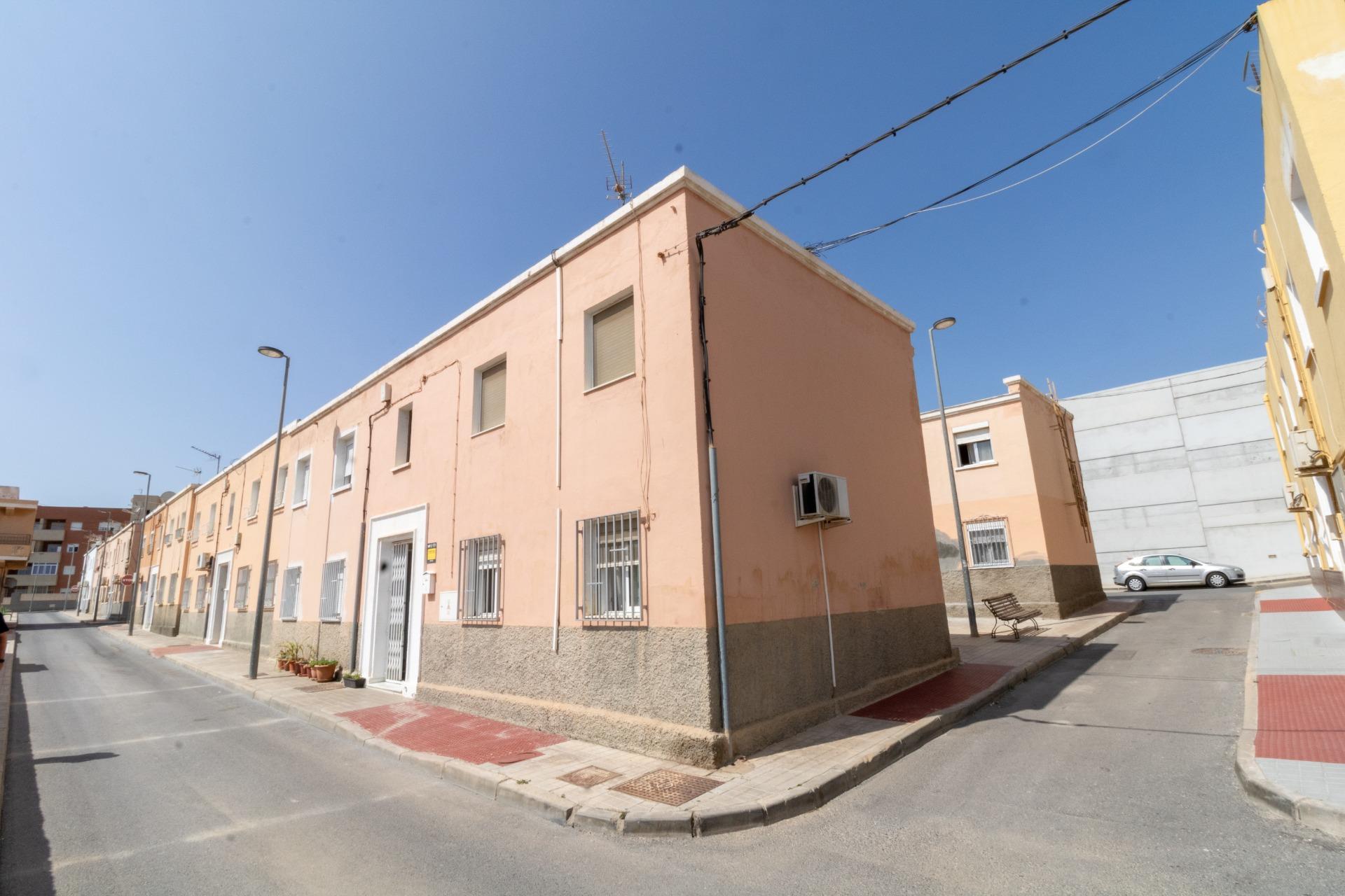 VIVIENDA EN BENAHADUX