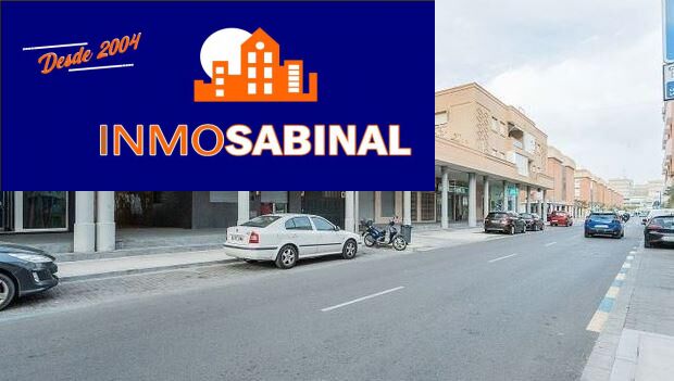 LOCAL COMERCIAL EN UNA DE LAS ZONAS COMERCIALES MAS CONSOLIDADAS DE LA CAPITAL ALMERIENSE