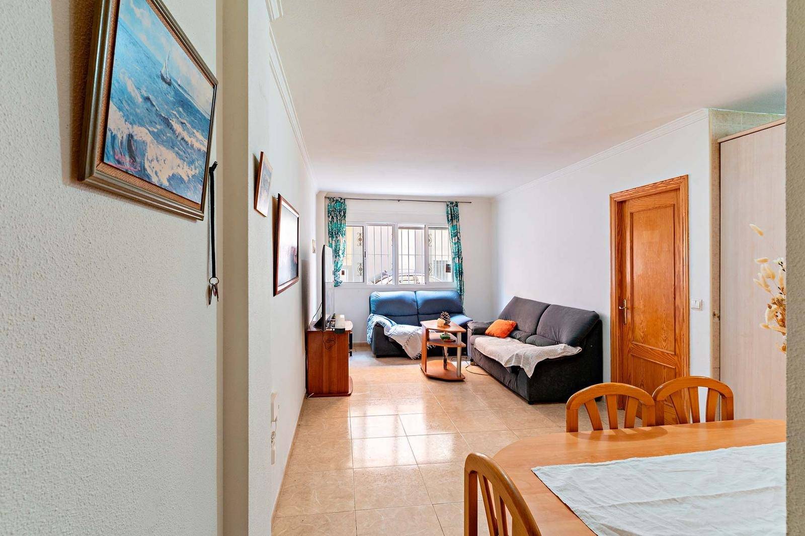 Piso en planta baja de 2 dormitorios con patio interior cerca del ayuntamiento