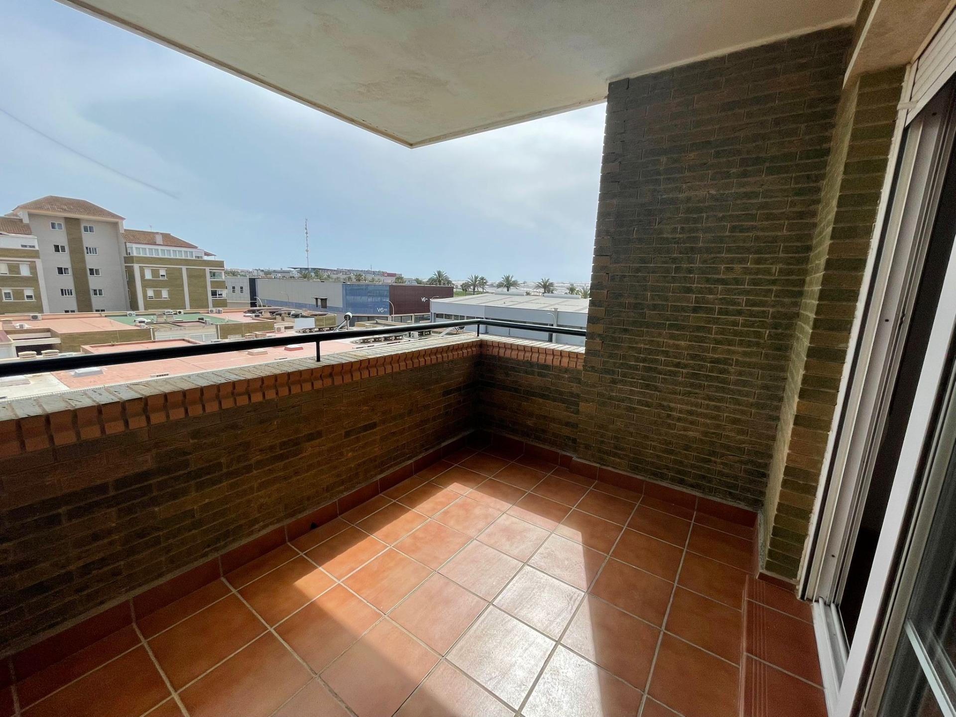 Espectacular piso de tres habitaciones en las Salinas