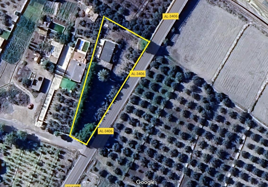 Se vende Casa con Terreno en Alhabía
