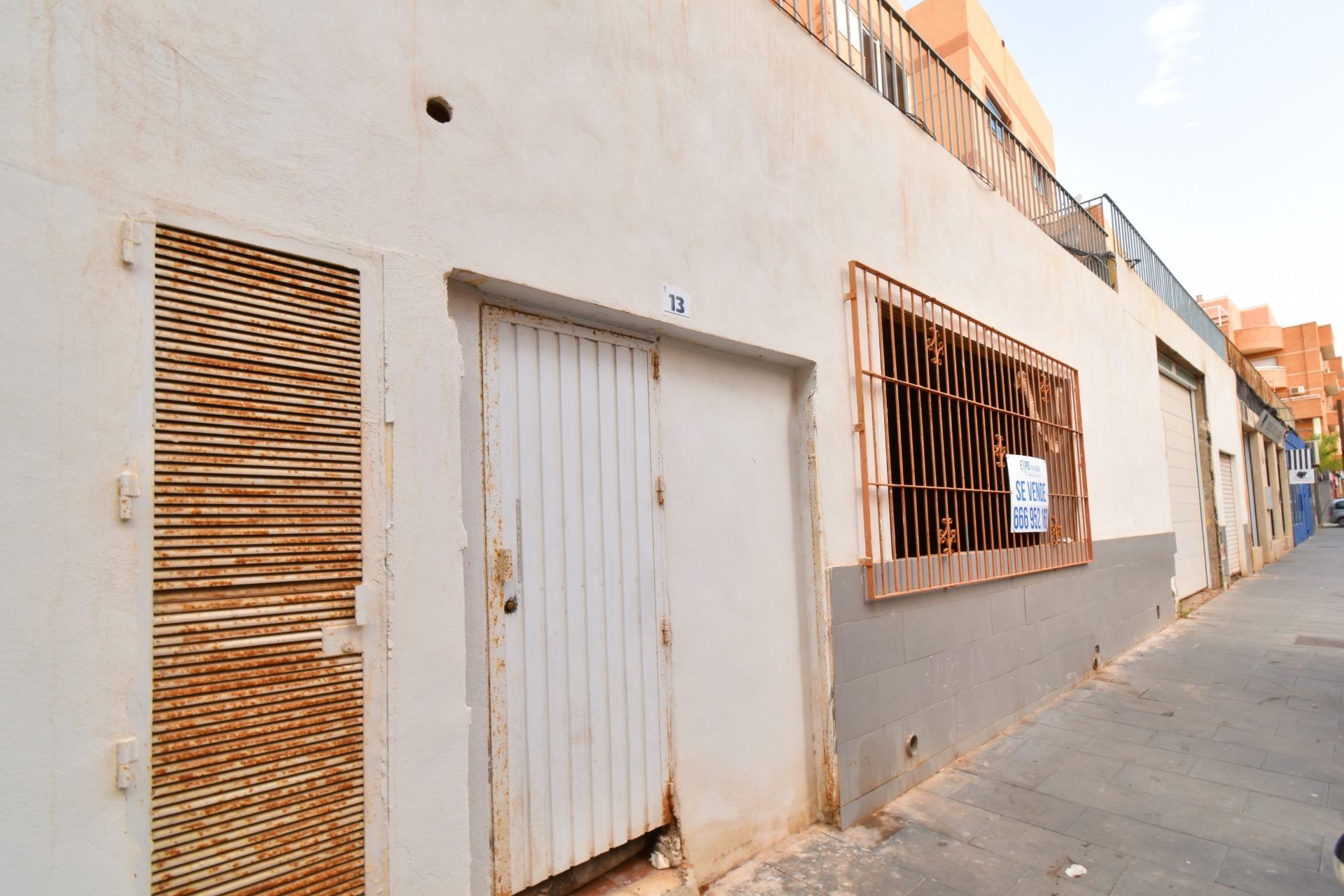 Local en el centro de El Ejido