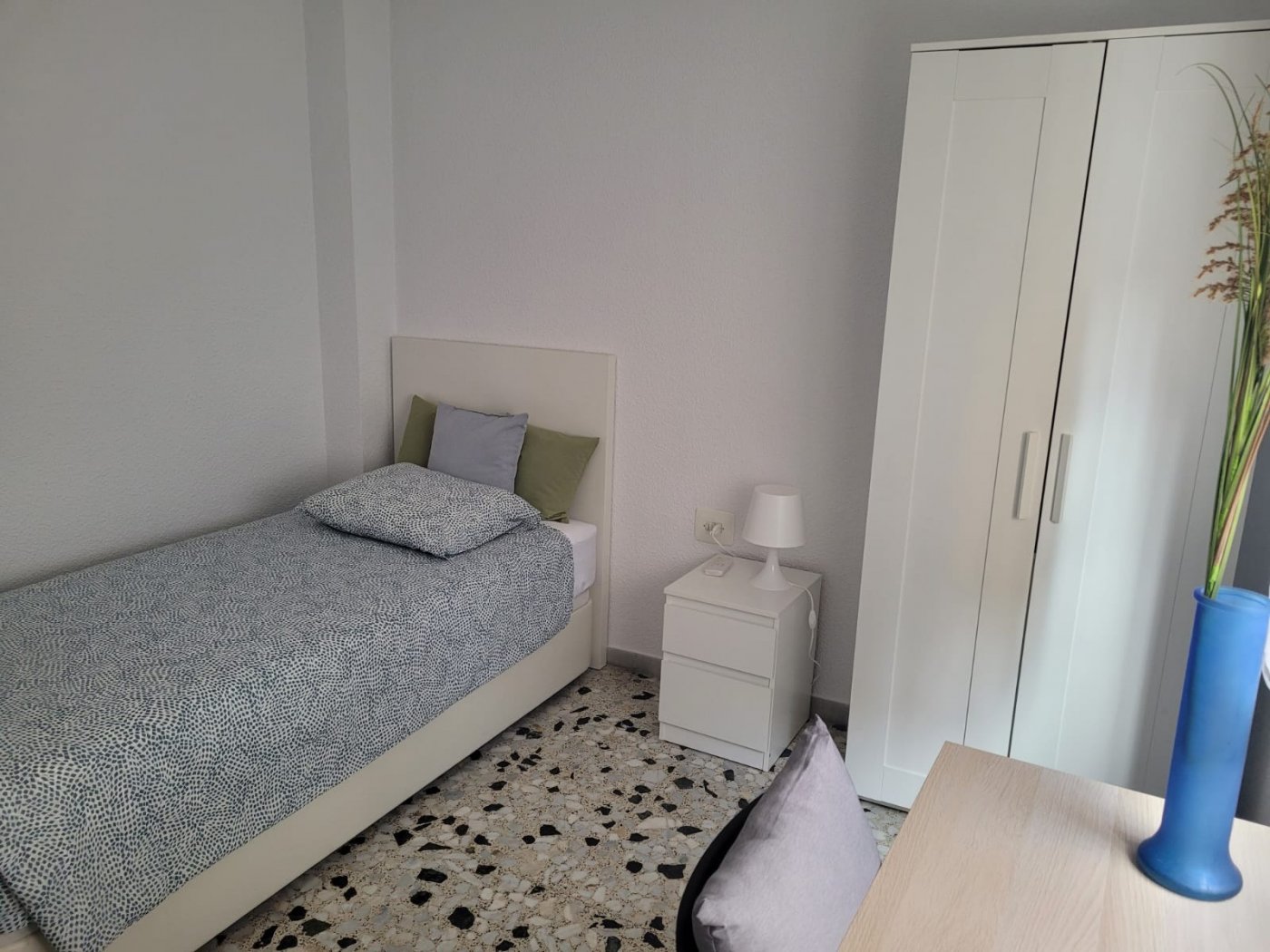 VIVIENDA DE CUATRO HABITACIONES PARA TEMPORADA ESCOLAR