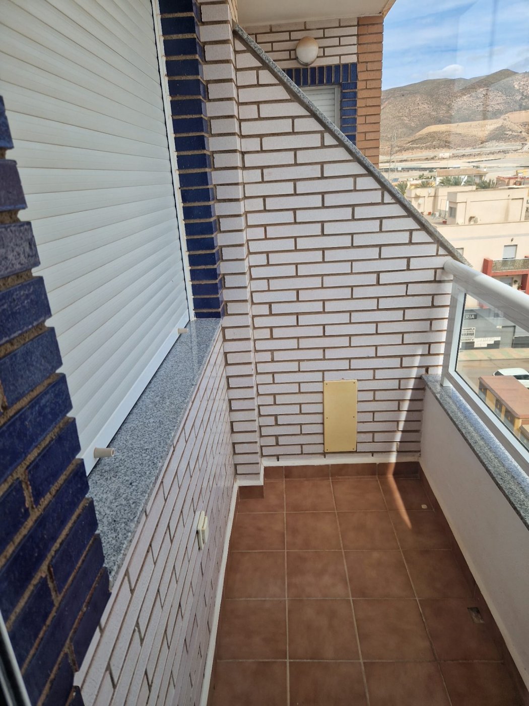 2 DORMITORIOS + PLAZA DE GARAJE EN EL CENTRO DE LA GANGOSA
