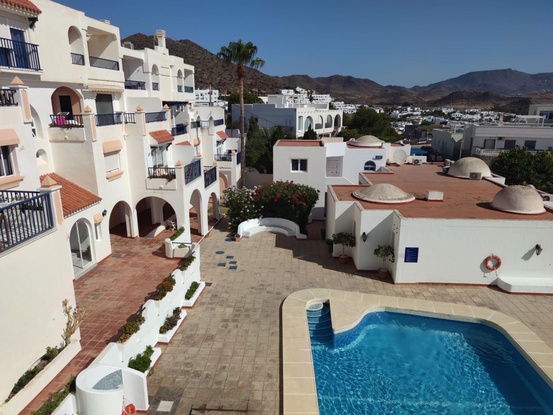 Dúplex con trastero en residencial con piscina con espectaculares vistas a la bahía