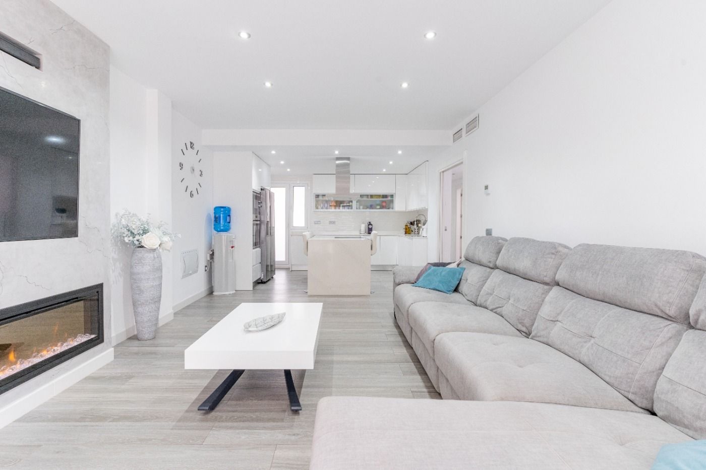 AMPLIA VIVIENDA SOBRE LOCAL EN PUEBLA DE VICAR