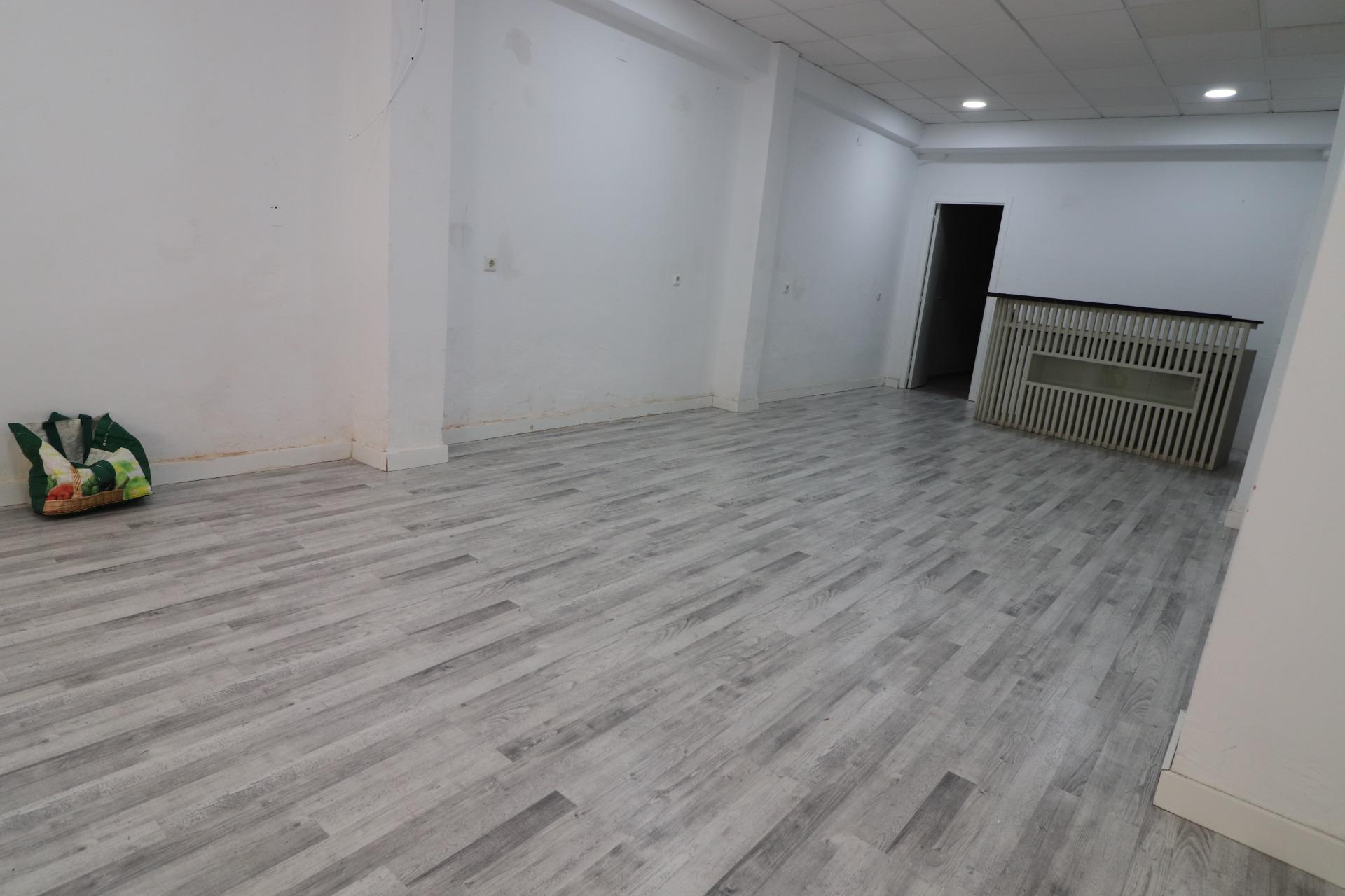 LOCAL COMERCIAL EN ALQUILER EN CALZADA DE CASTRO